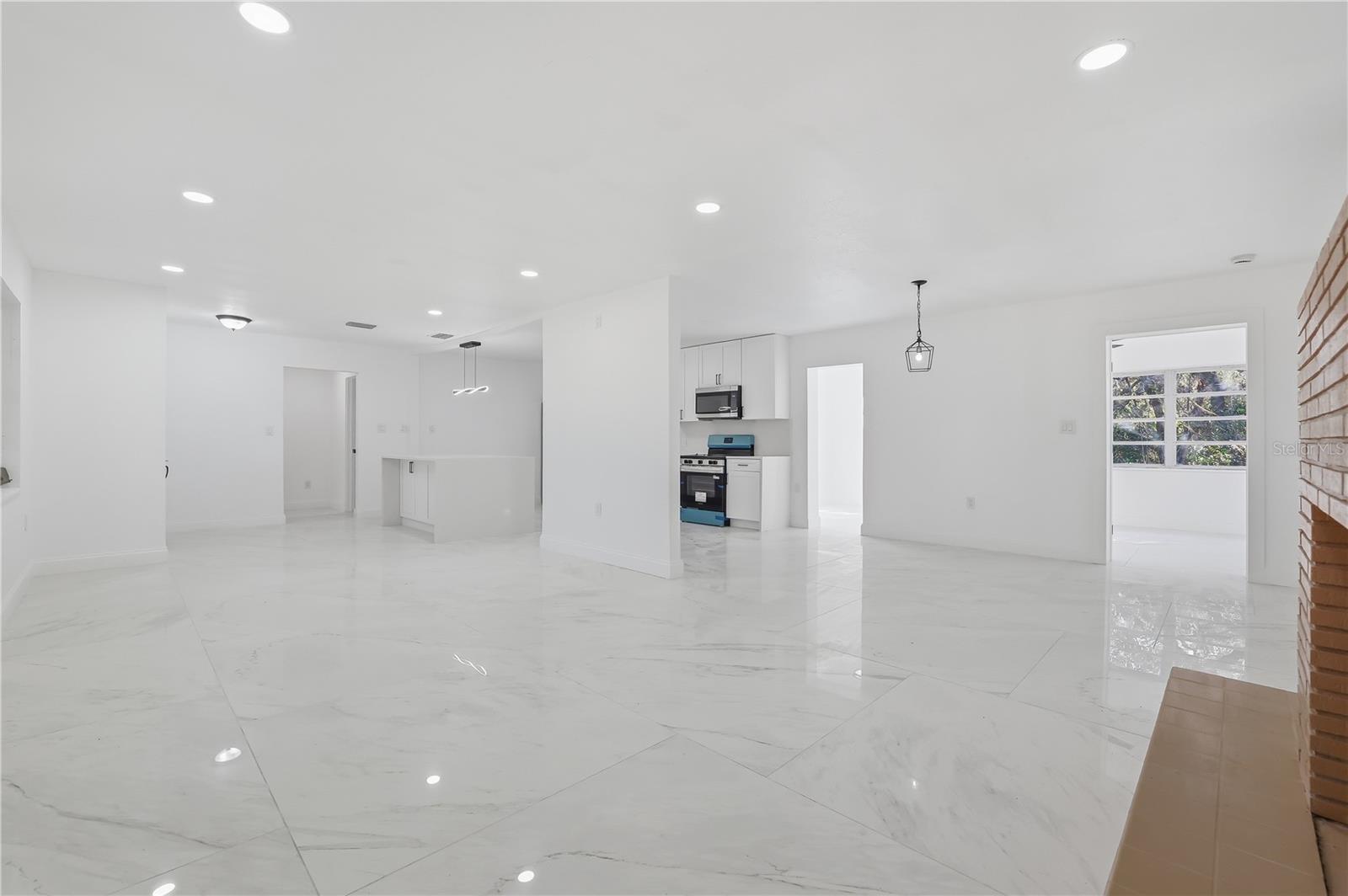 LAKEWOOD - Residential