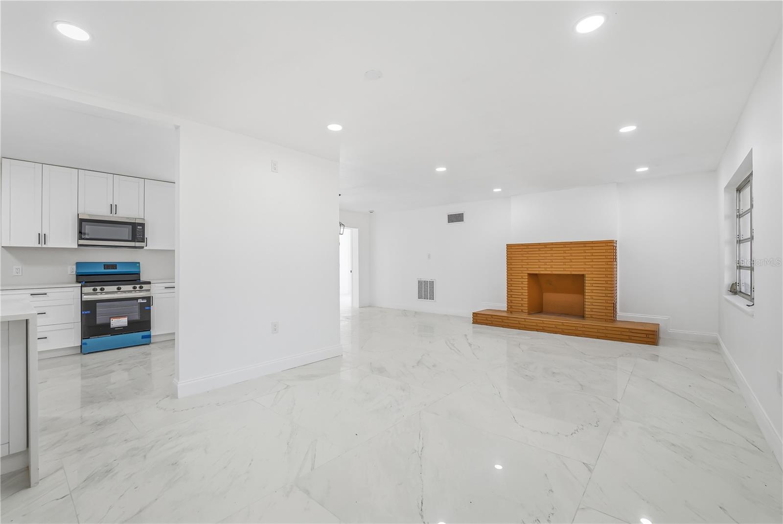 LAKEWOOD - Residential