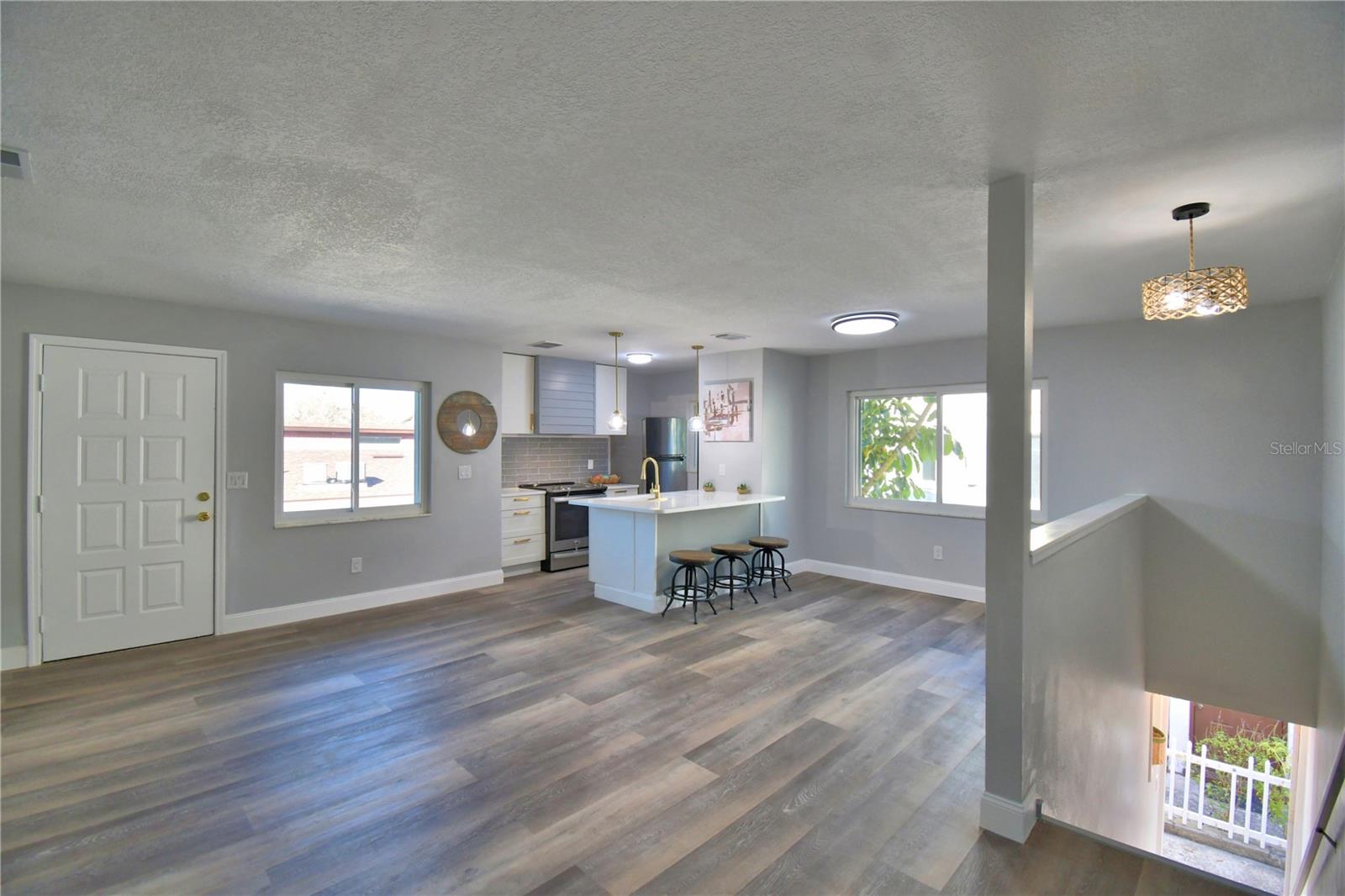 LAKE KIT - Residential