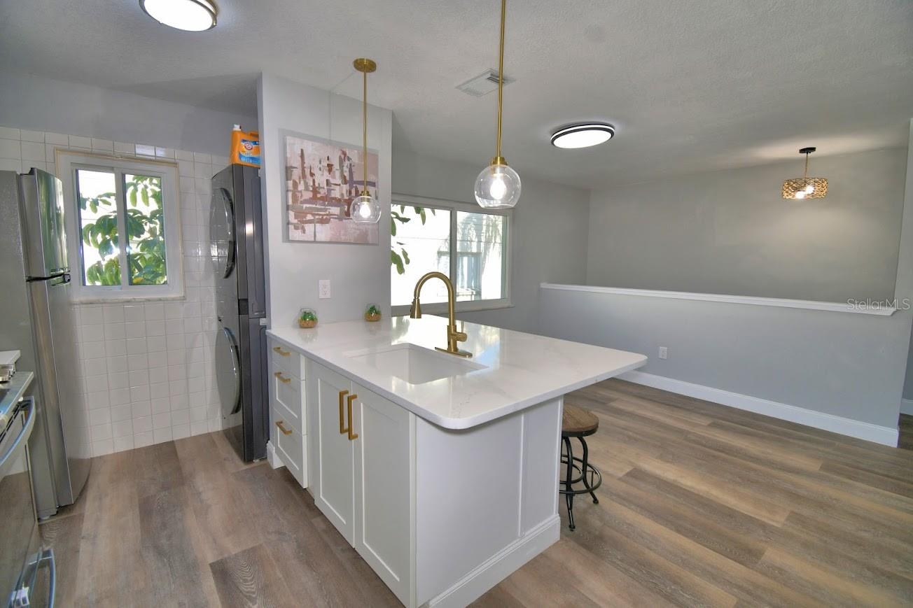 LAKE KIT - Residential