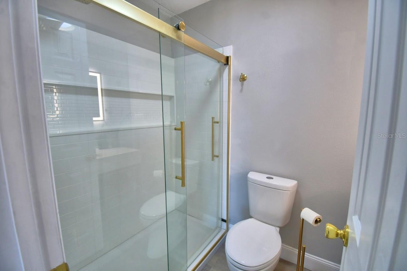 LAKE KIT - Residential