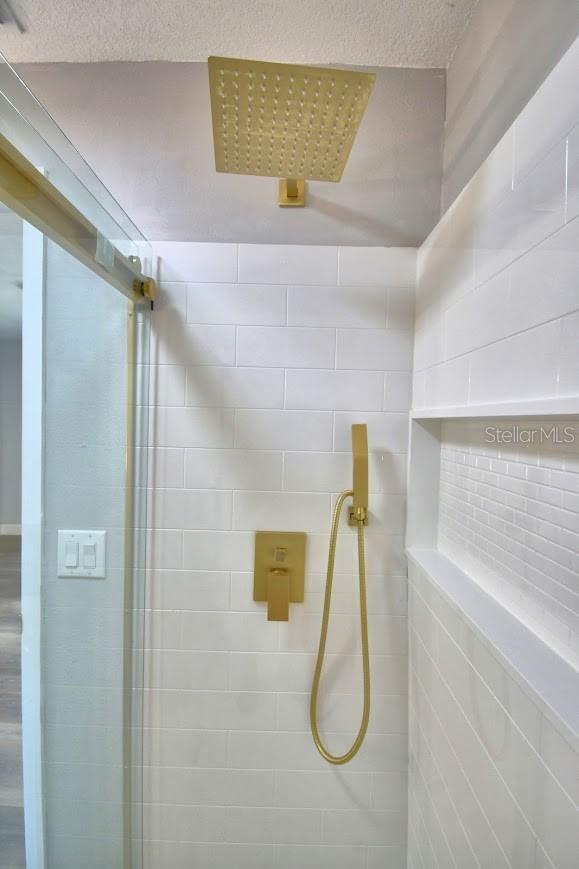 LAKE KIT - Residential