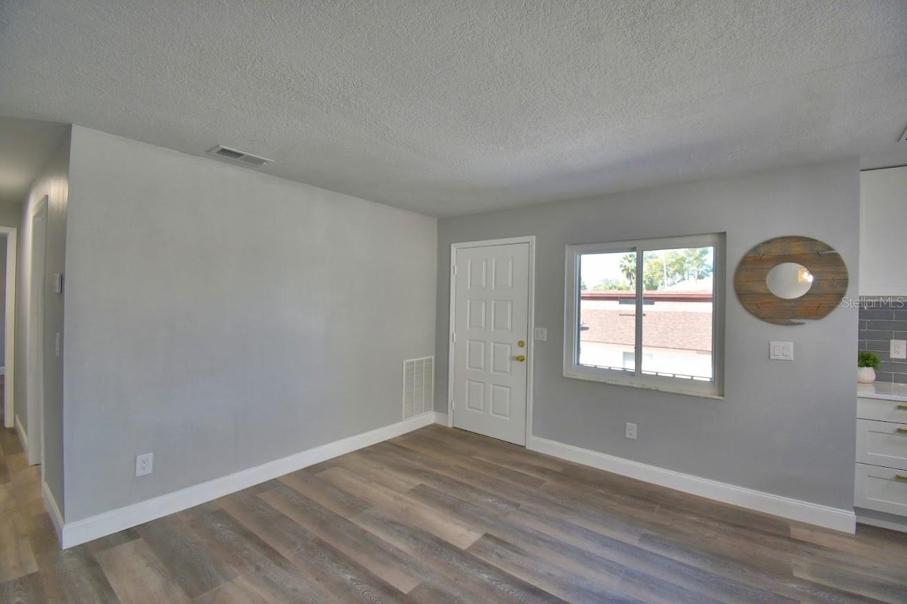 LAKE KIT - Residential