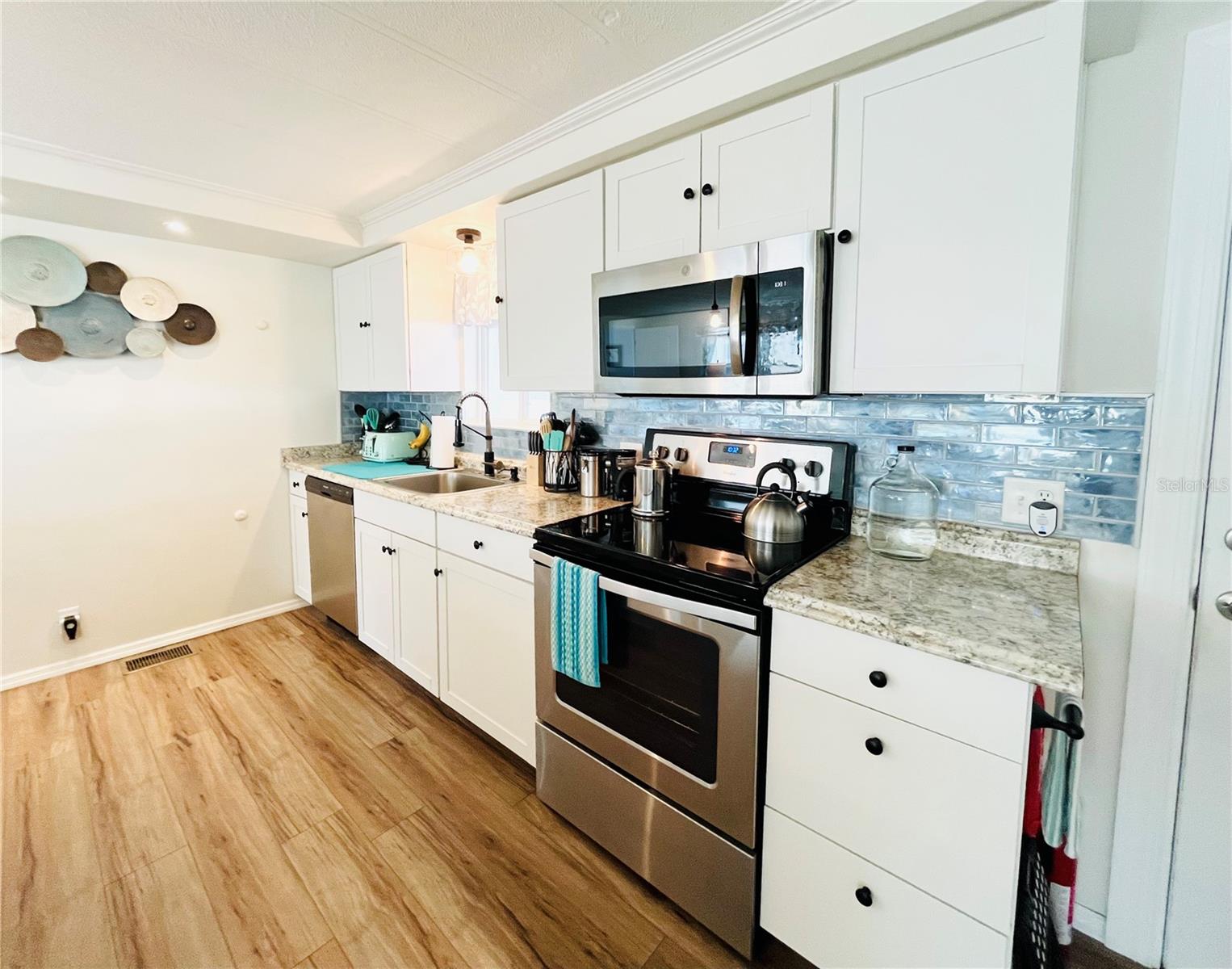 OAKWOOD MANOR - Residential