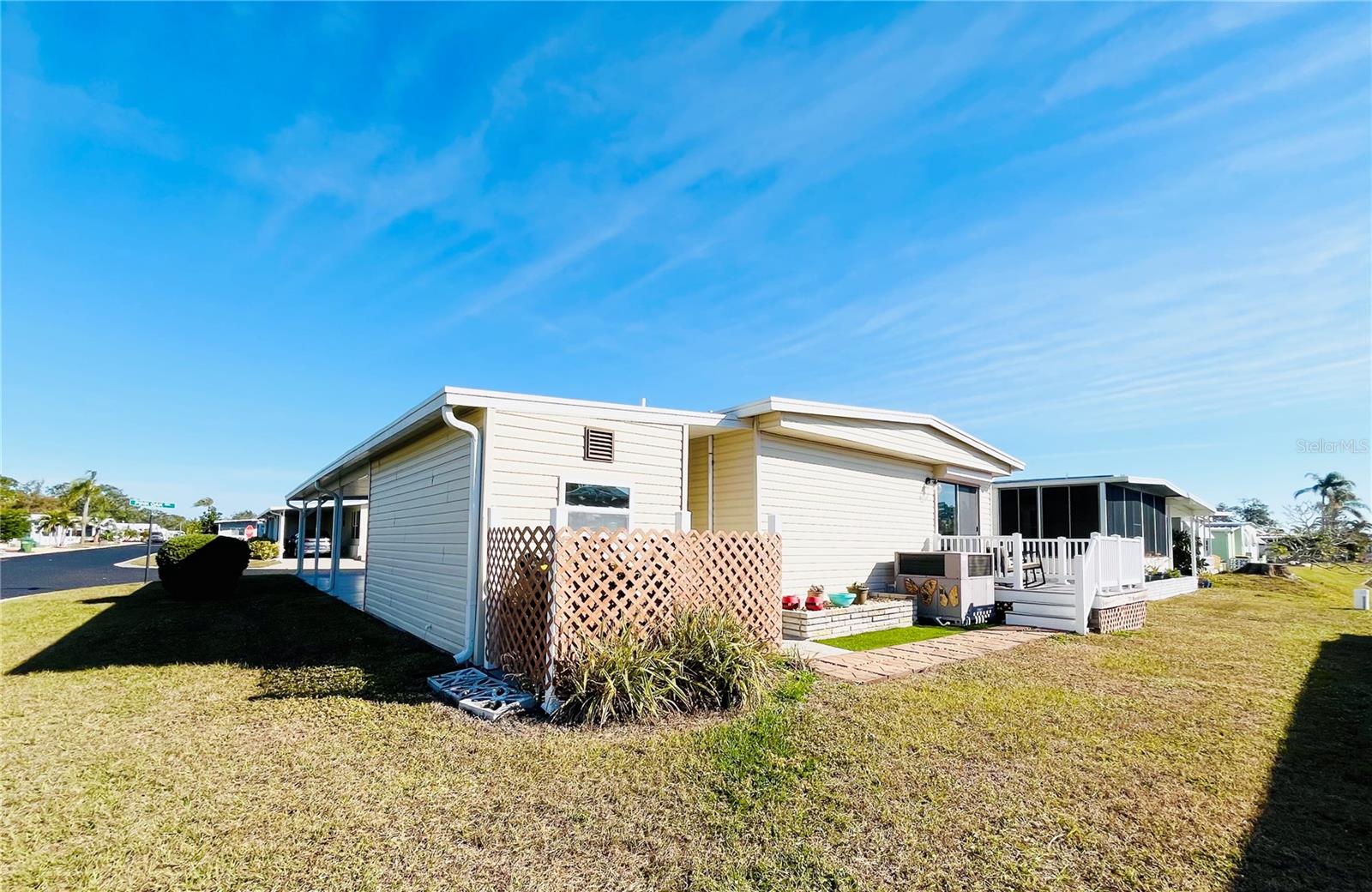 OAKWOOD MANOR - Residential