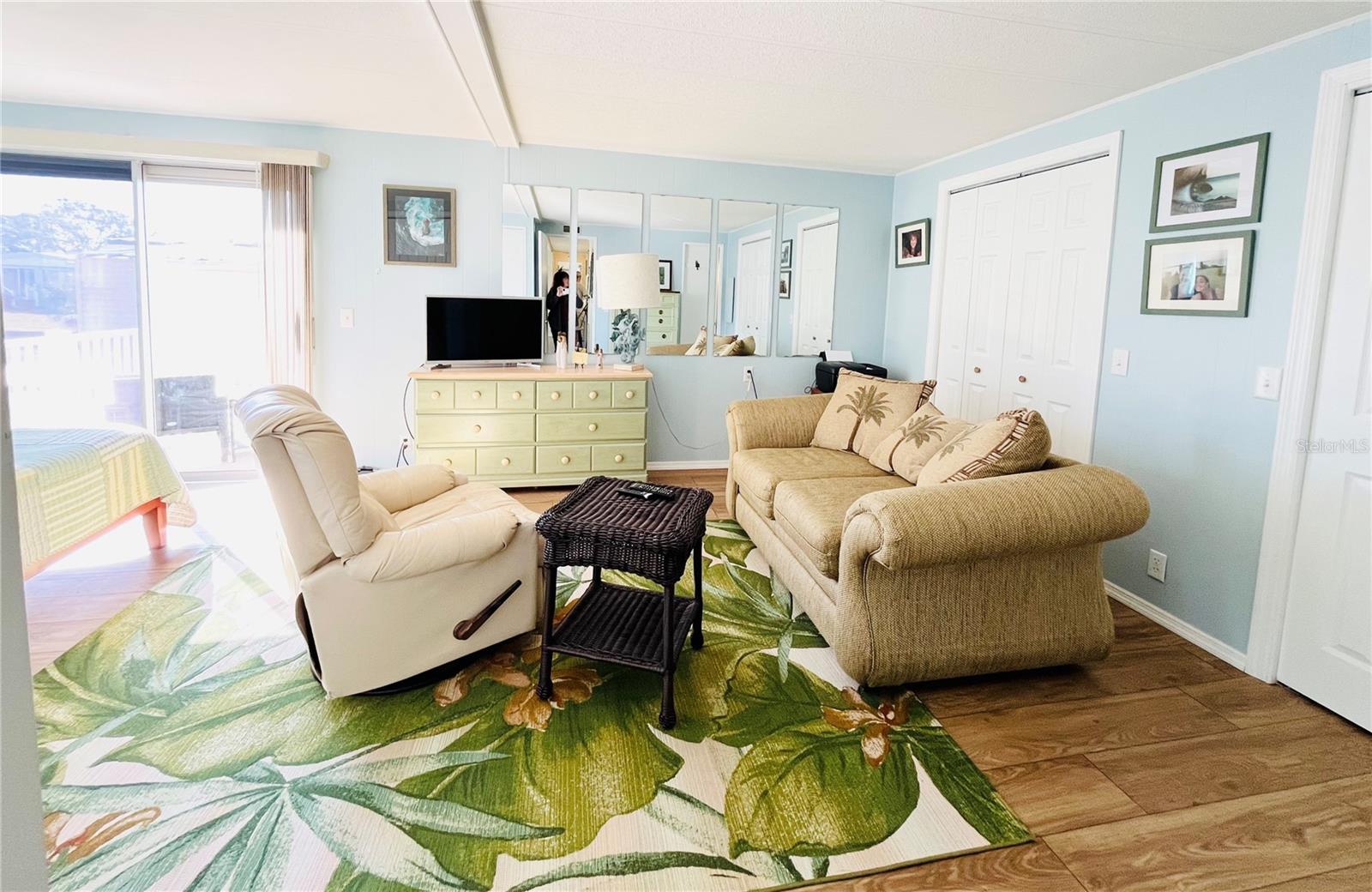 OAKWOOD MANOR - Residential