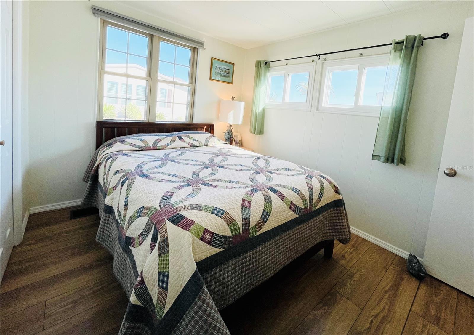 OAKWOOD MANOR - Residential