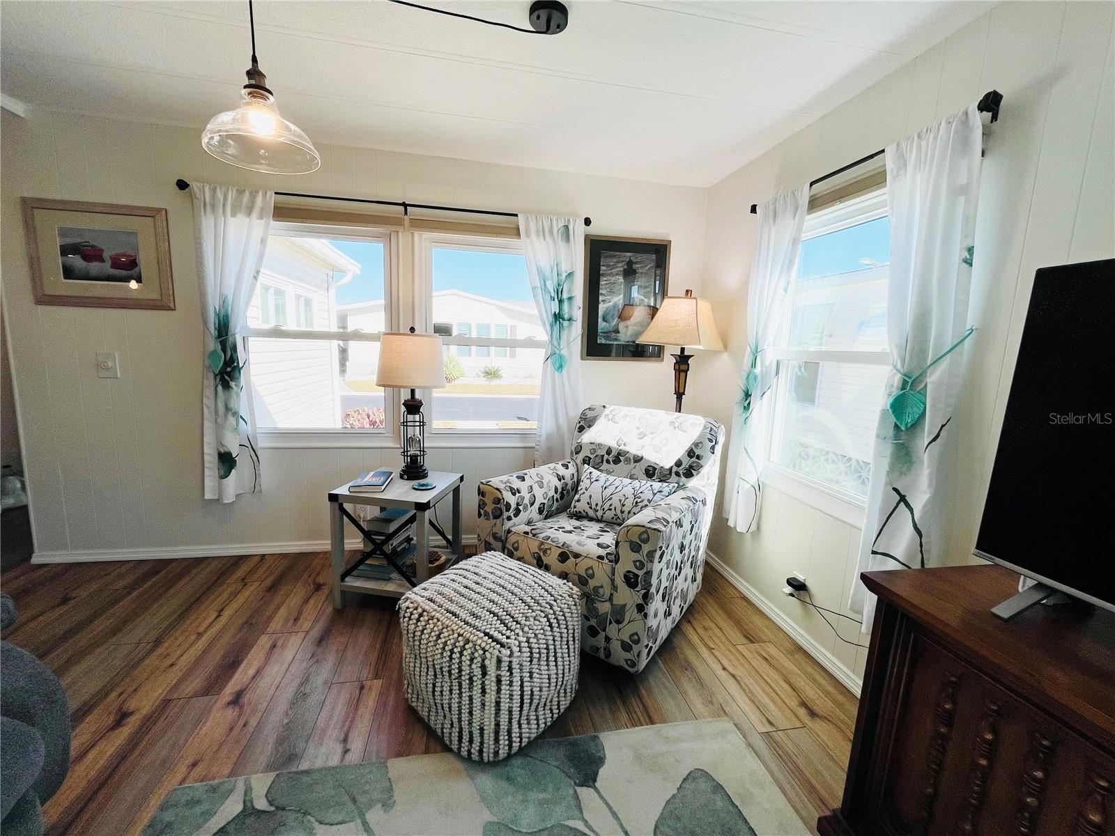 OAKWOOD MANOR - Residential