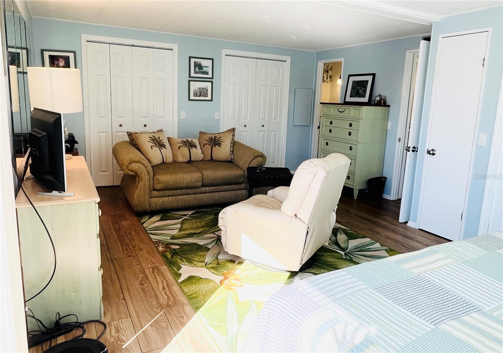 OAKWOOD MANOR - Residential