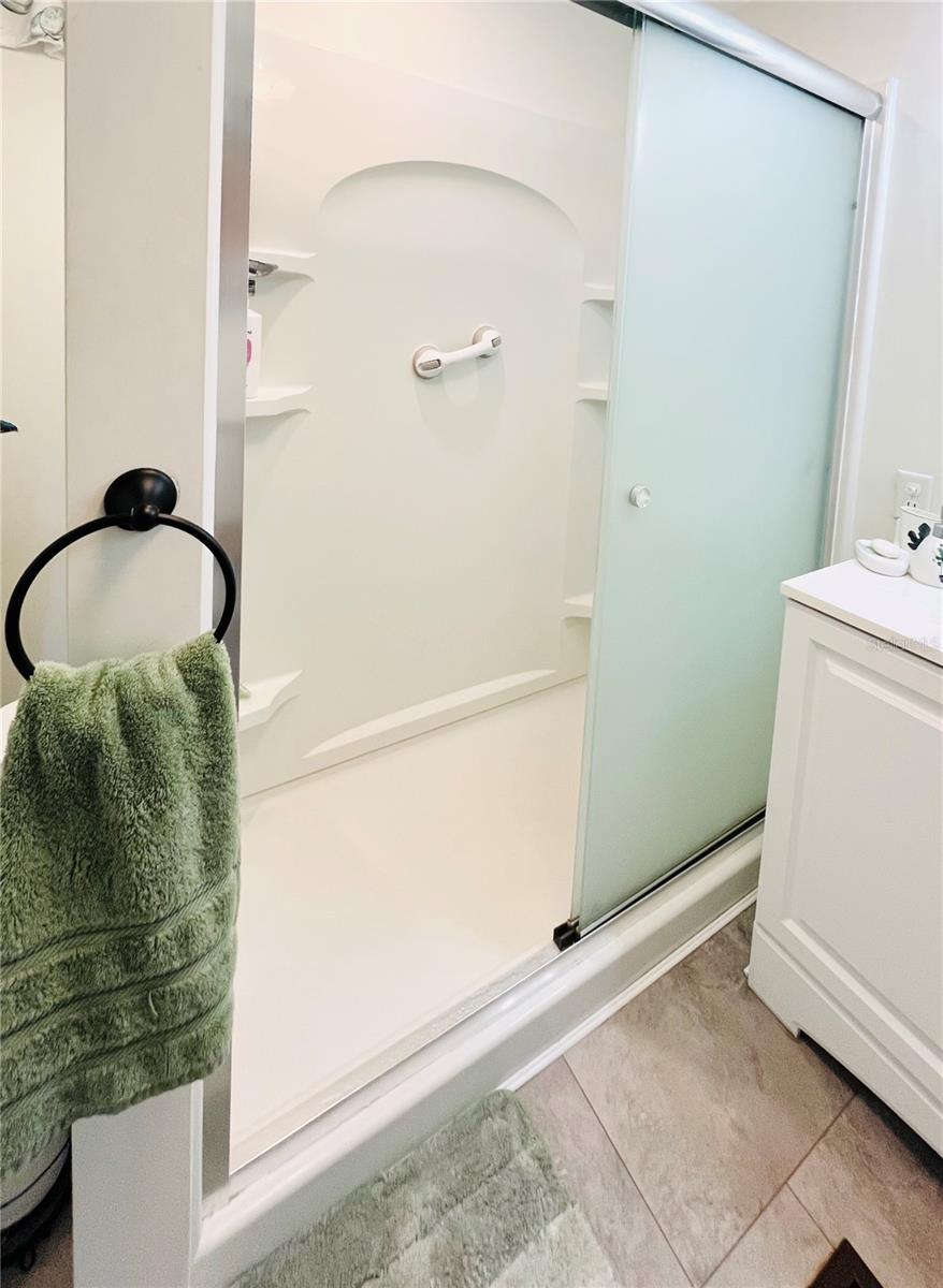 OAKWOOD MANOR - Residential