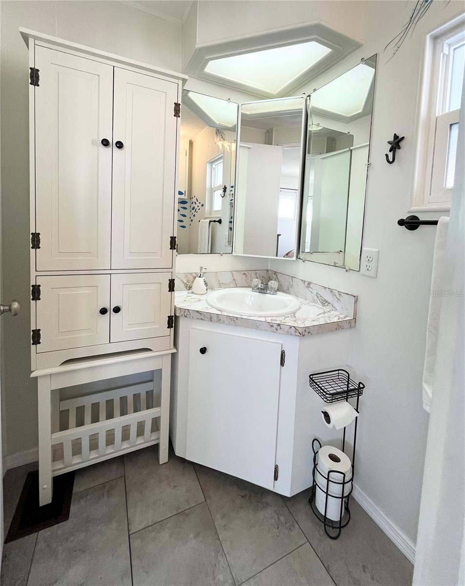 OAKWOOD MANOR - Residential