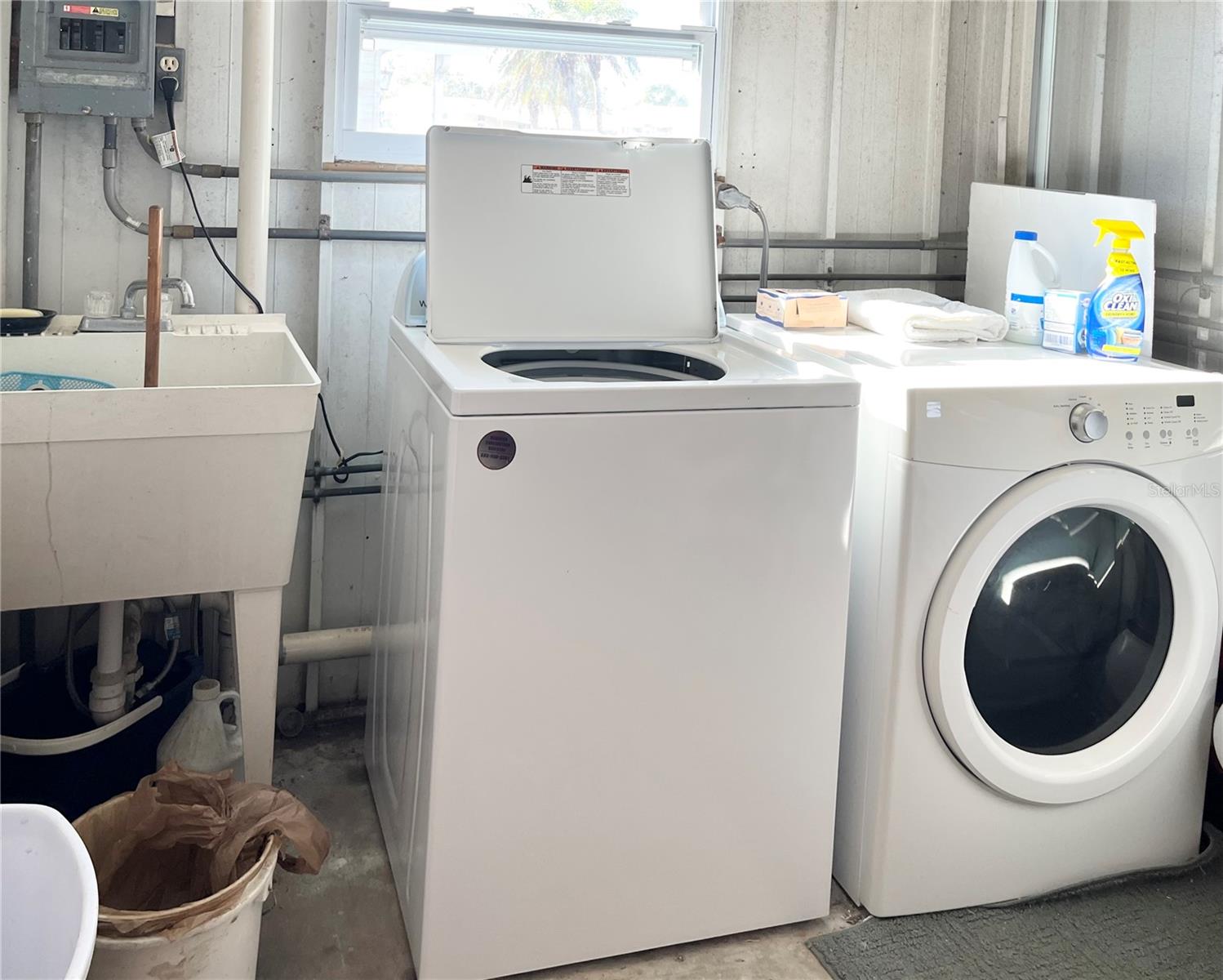 OAKWOOD MANOR - Residential