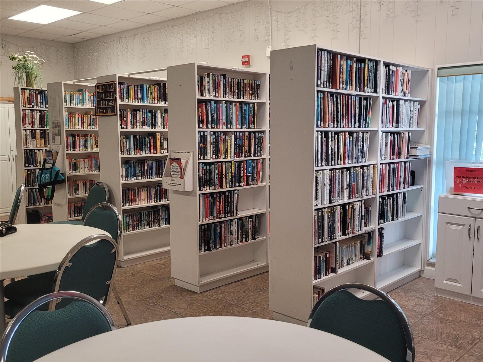 OAKWOOD MANOR - Residential