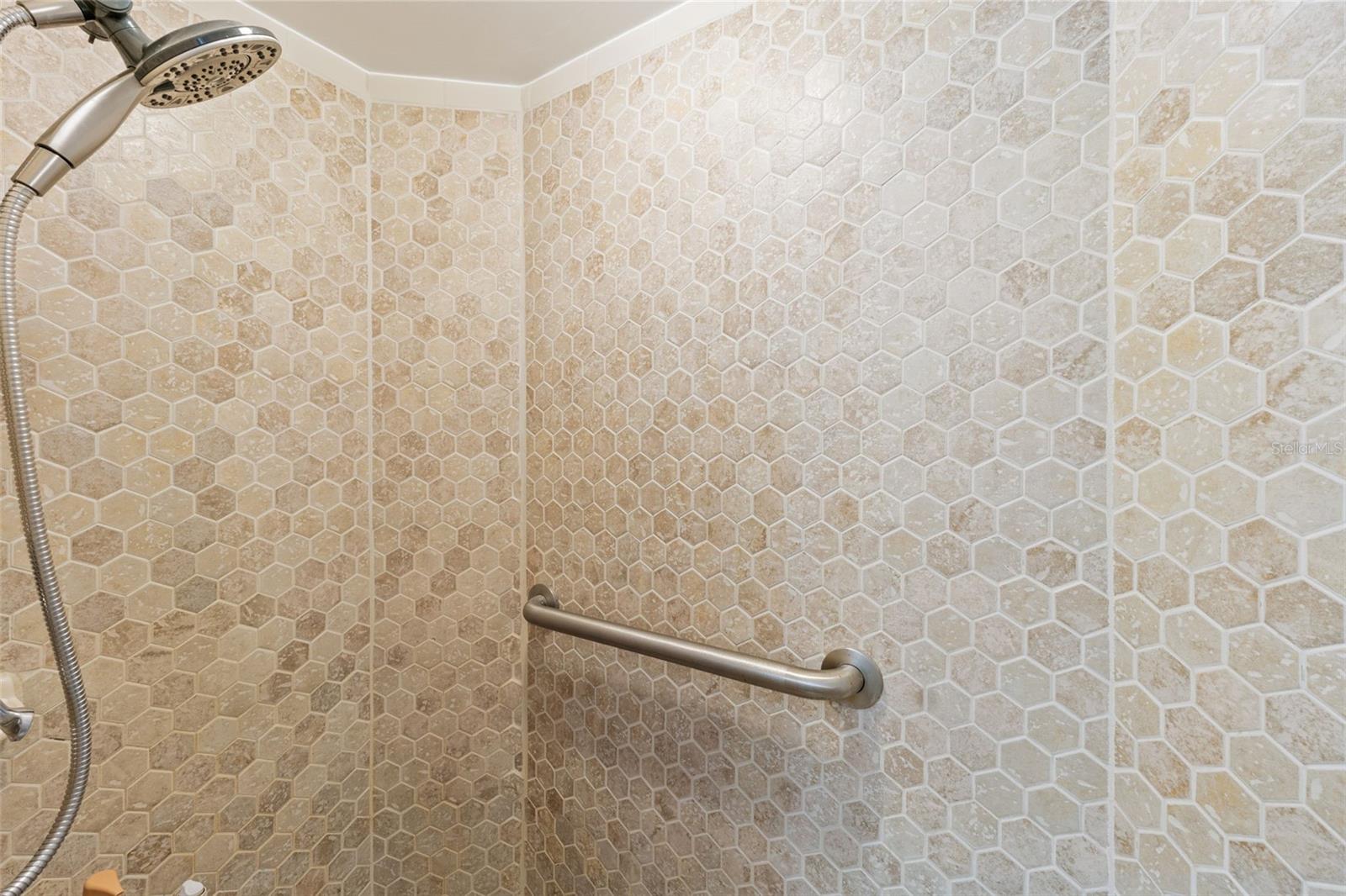 SUNRISE TOWERS PH 01 - Residential