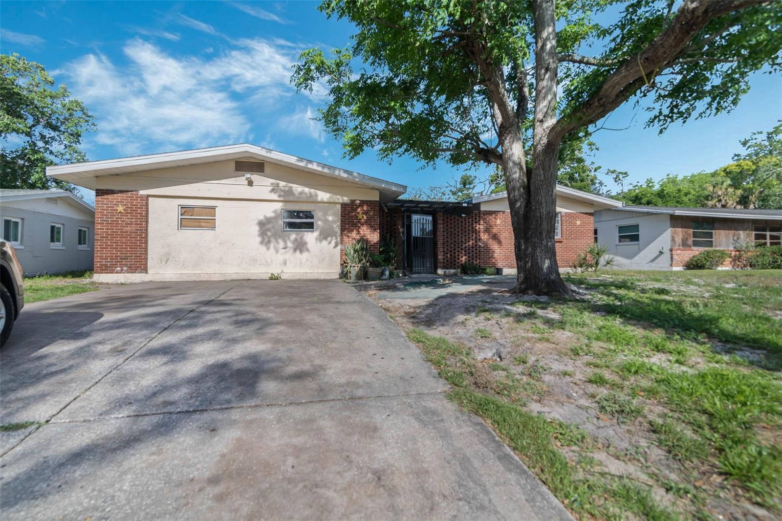 1136 LAKEWOOD PARK DRIVE