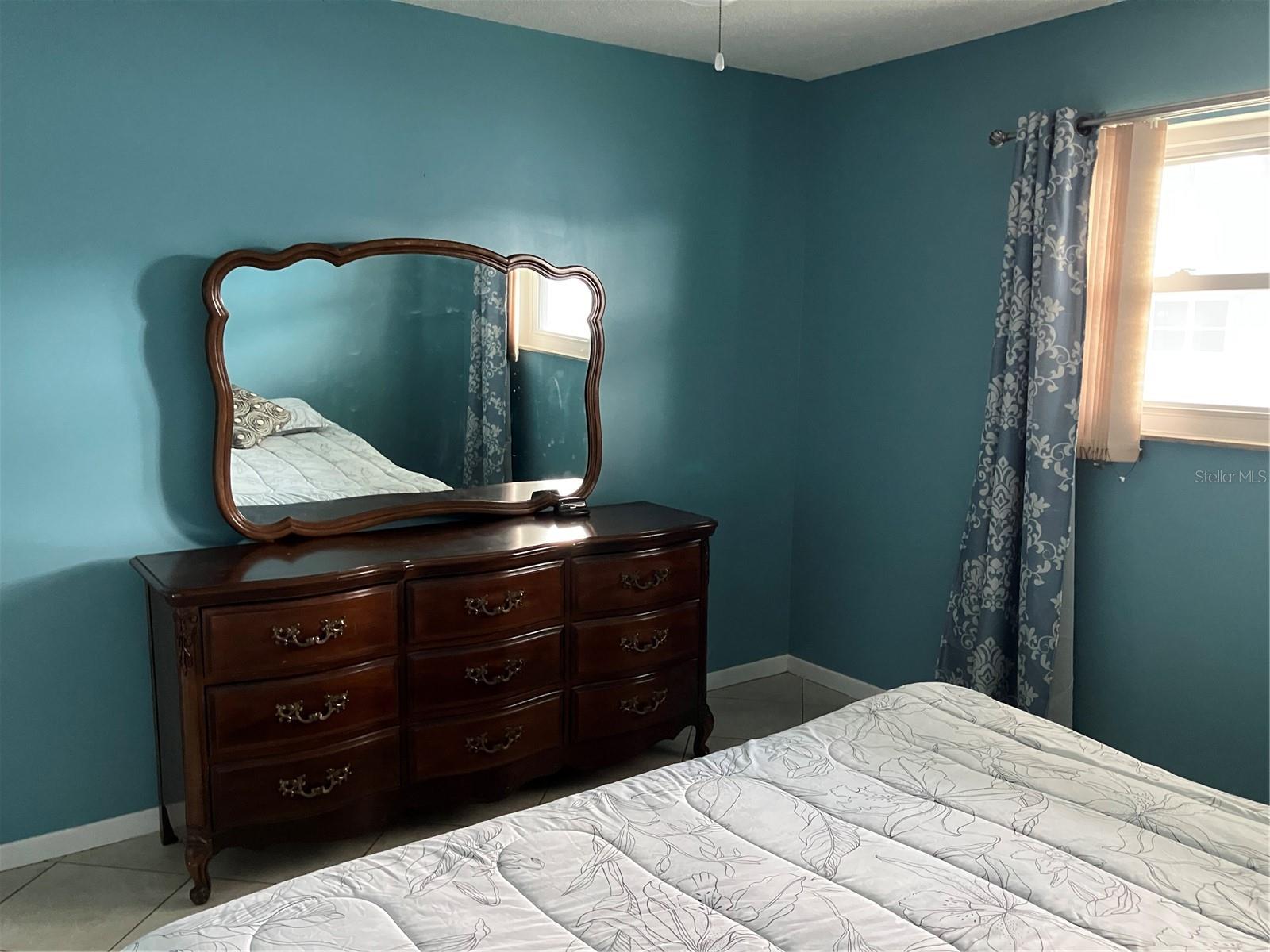 PARADISE SHORES - Residential Lease