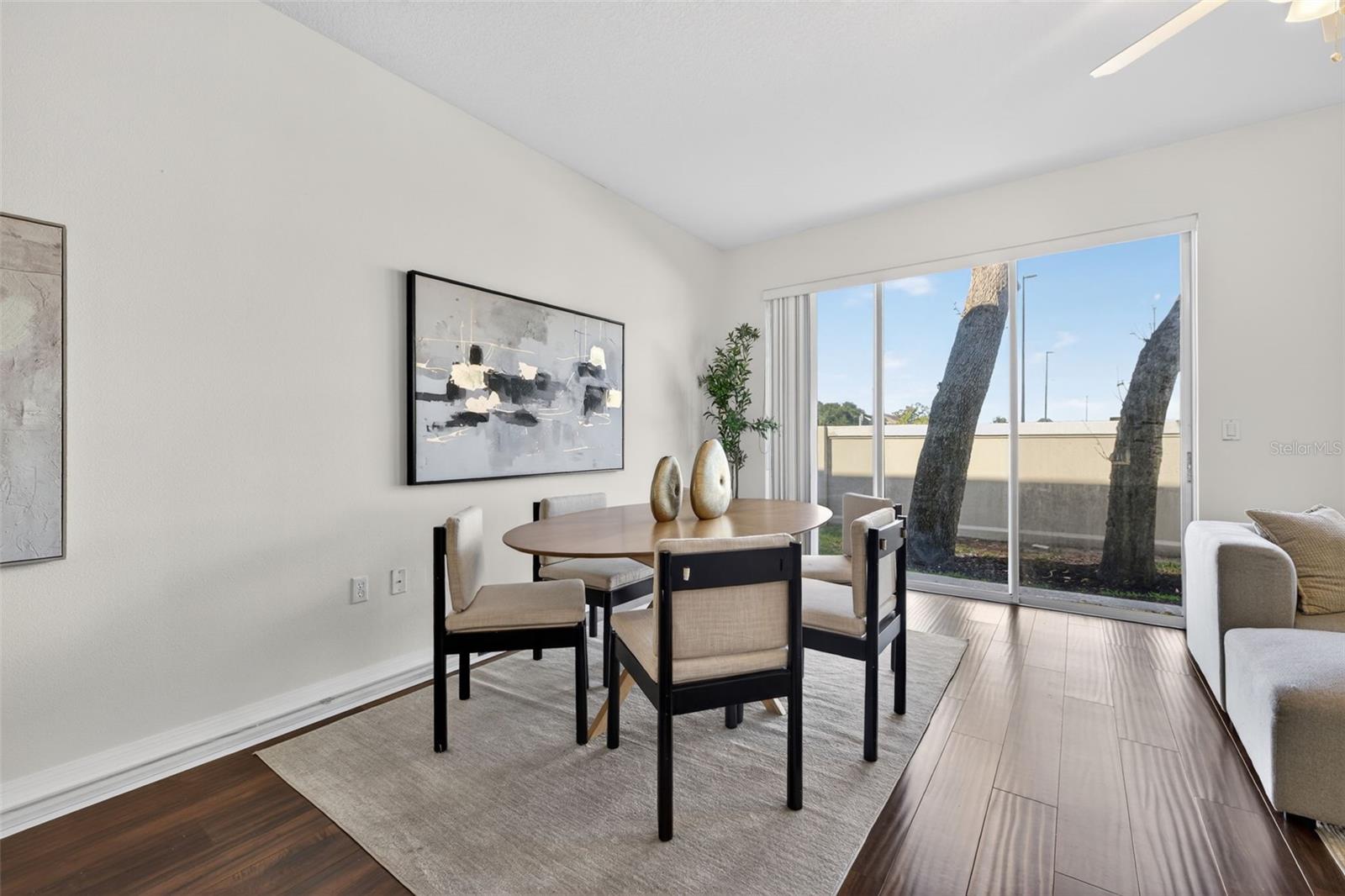 COUNTRY VIEW TWNHMS - Residential