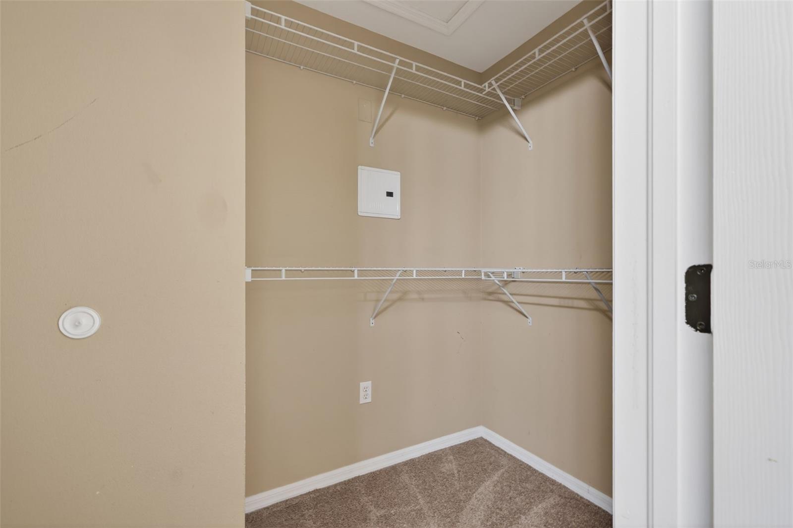 COUNTRY VIEW TWNHMS - Residential