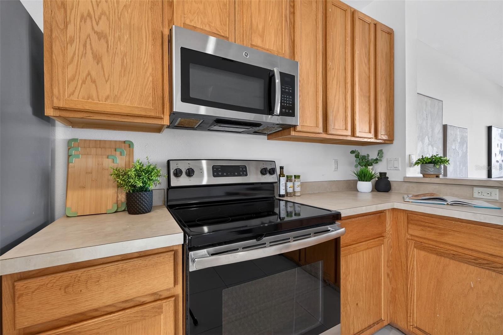 COUNTRY VIEW TWNHMS - Residential