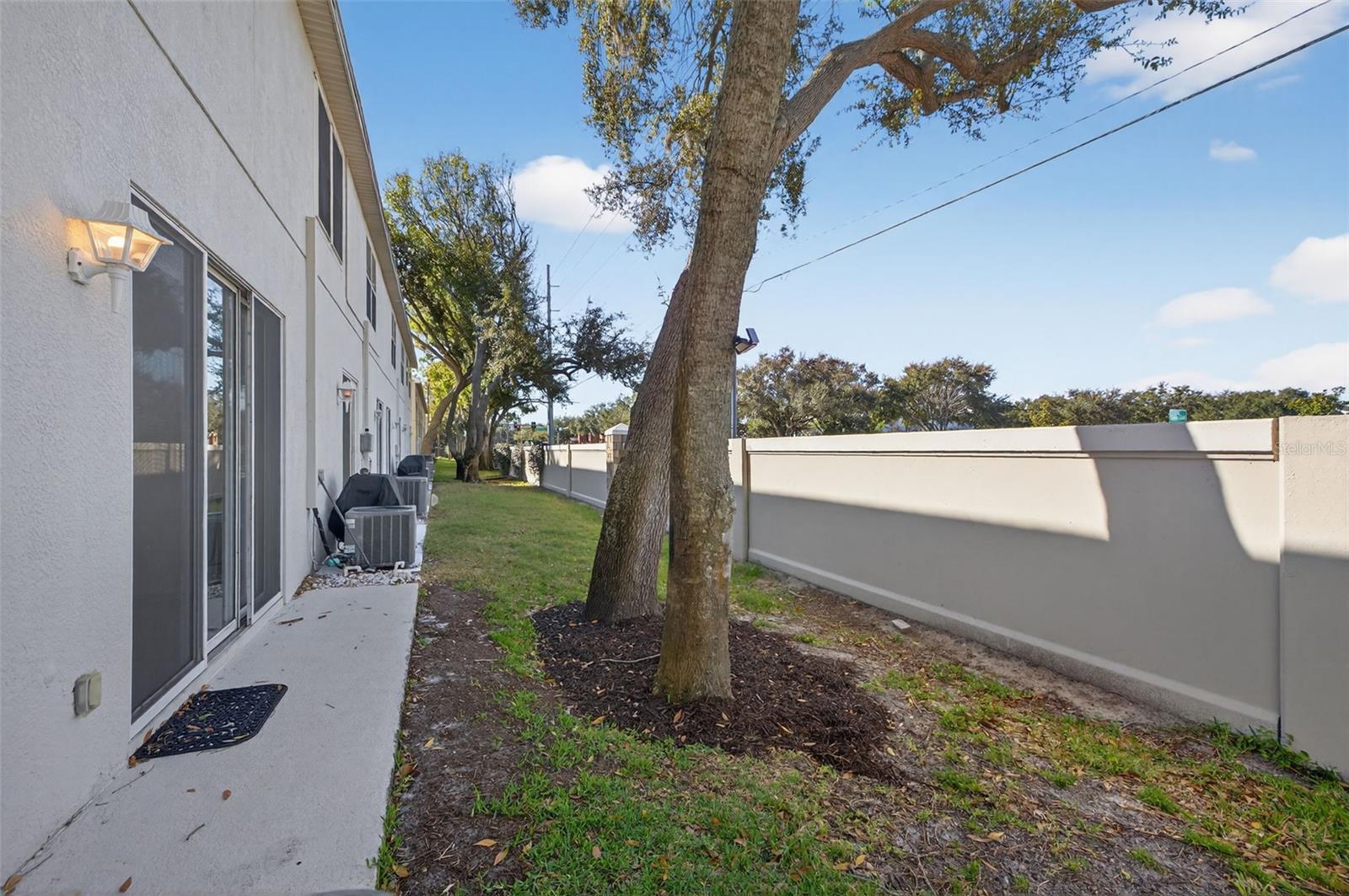 COUNTRY VIEW TWNHMS - Residential