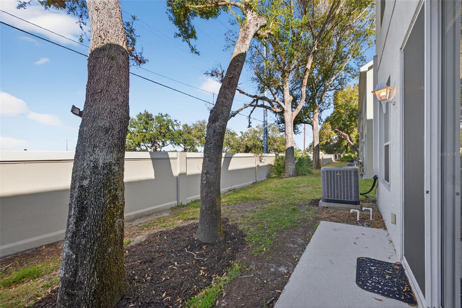 COUNTRY VIEW TWNHMS - Residential