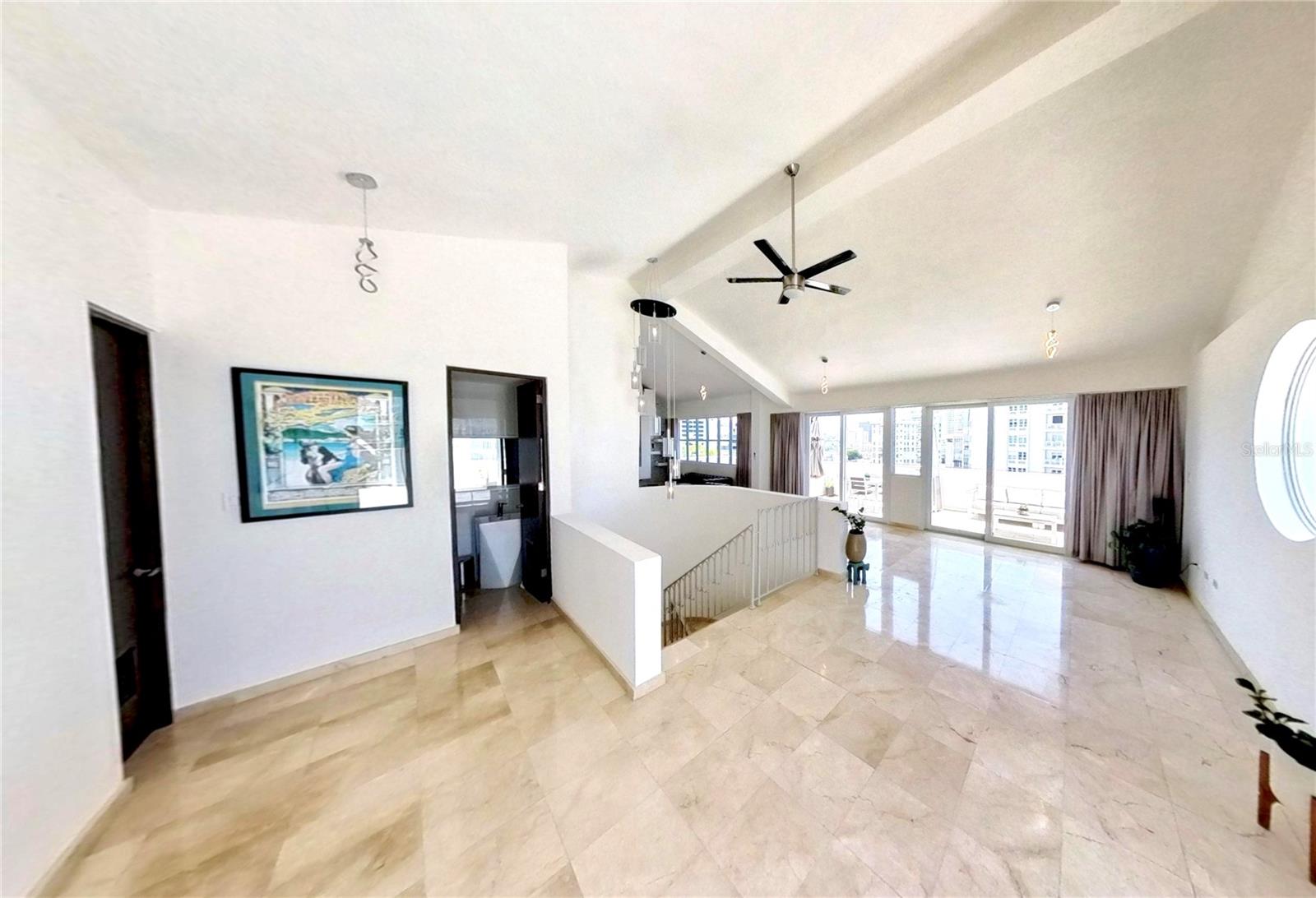 CONDOMINIO 1800 MCLEARY - Residential