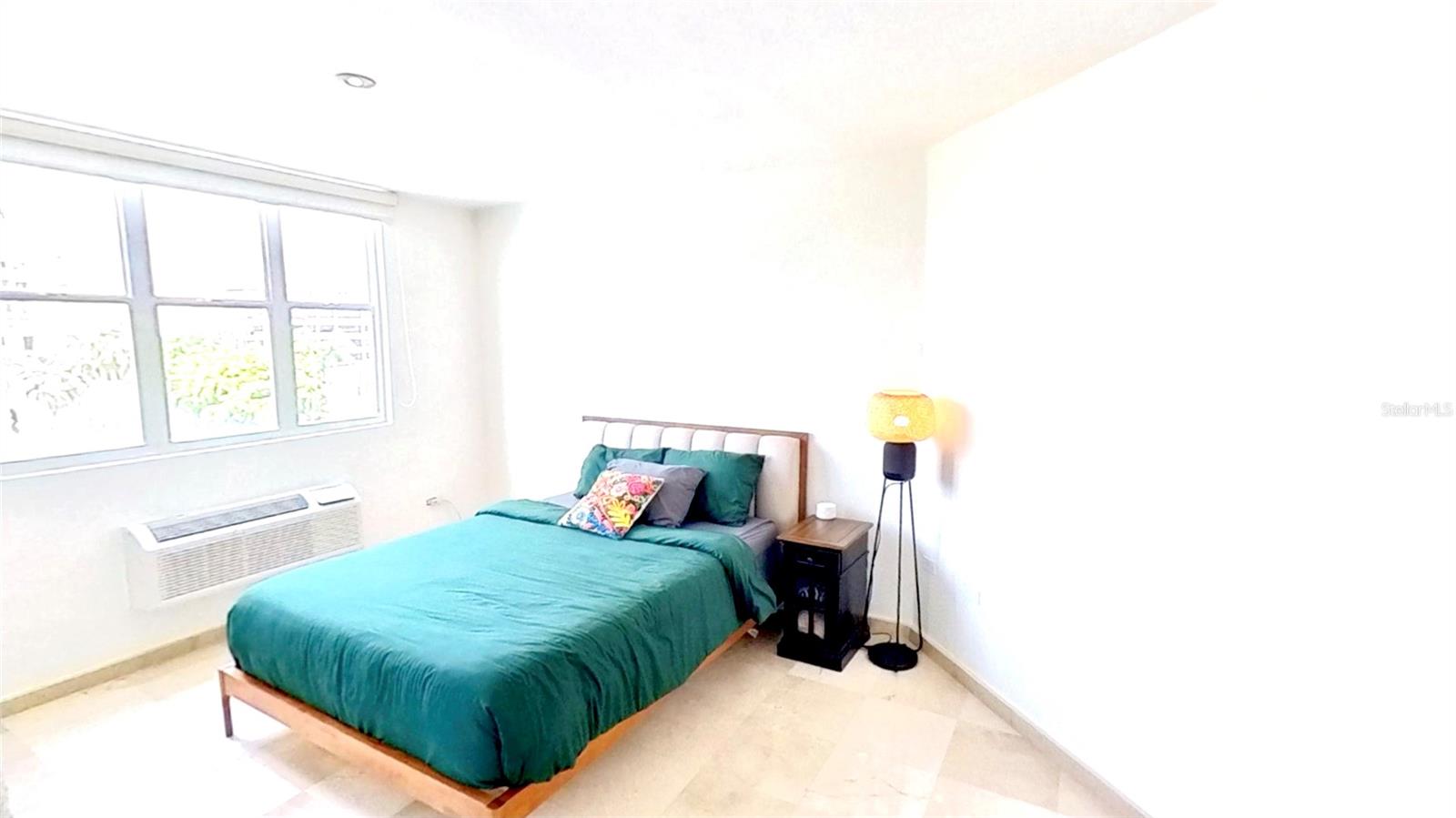 CONDOMINIO 1800 MCLEARY - Residential