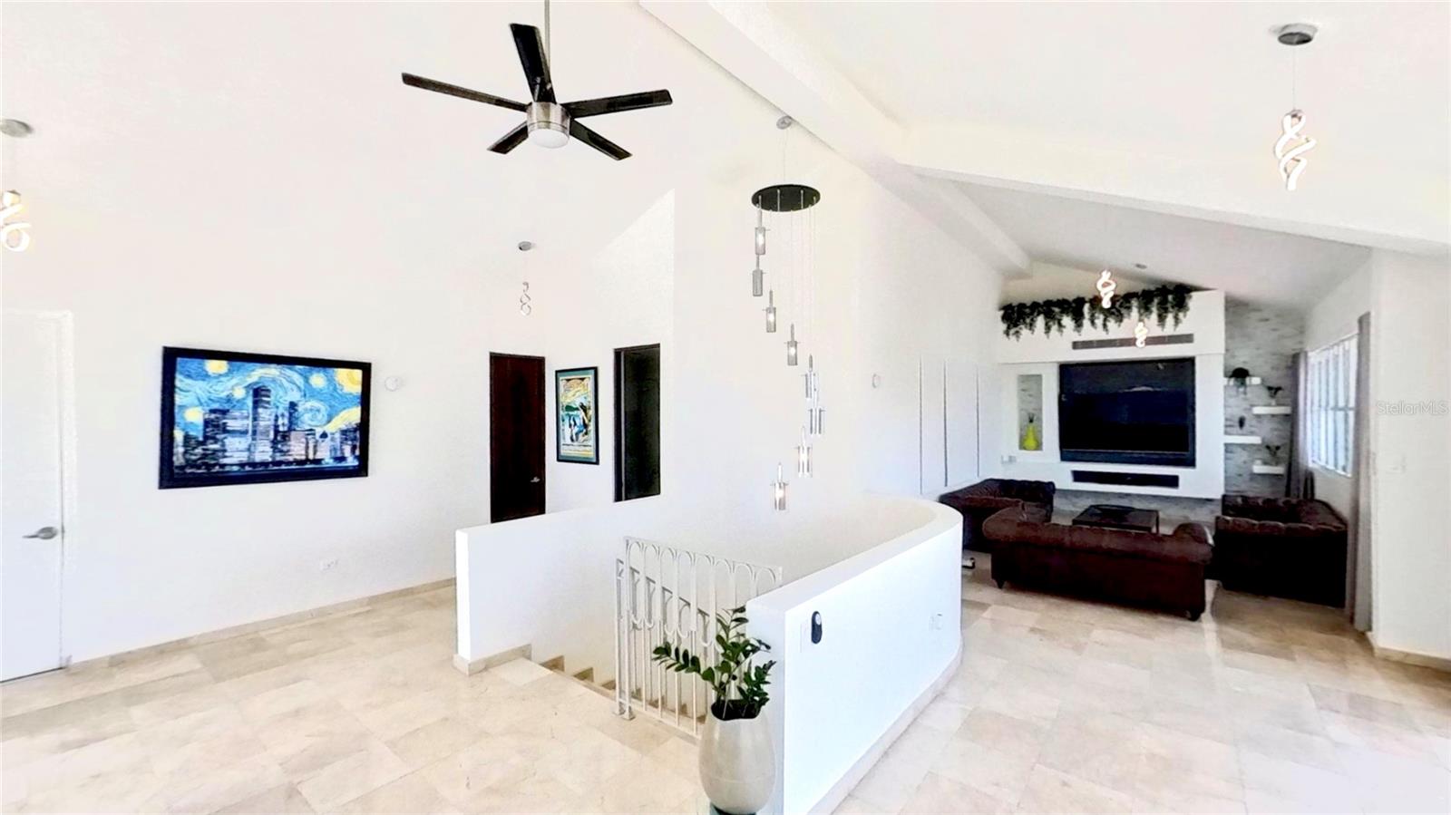 CONDOMINIO 1800 MCLEARY - Residential