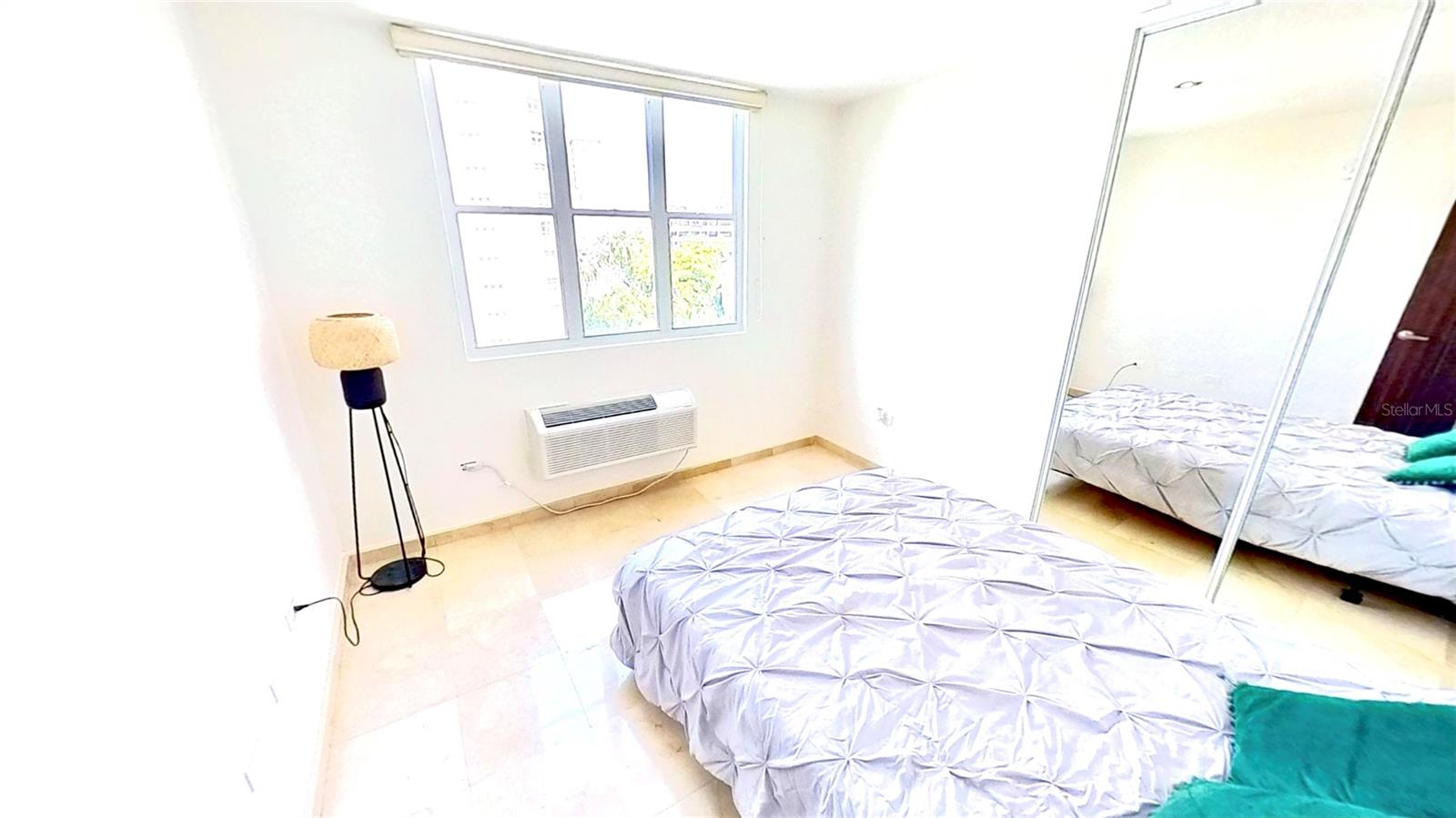 CONDOMINIO 1800 MCLEARY - Residential