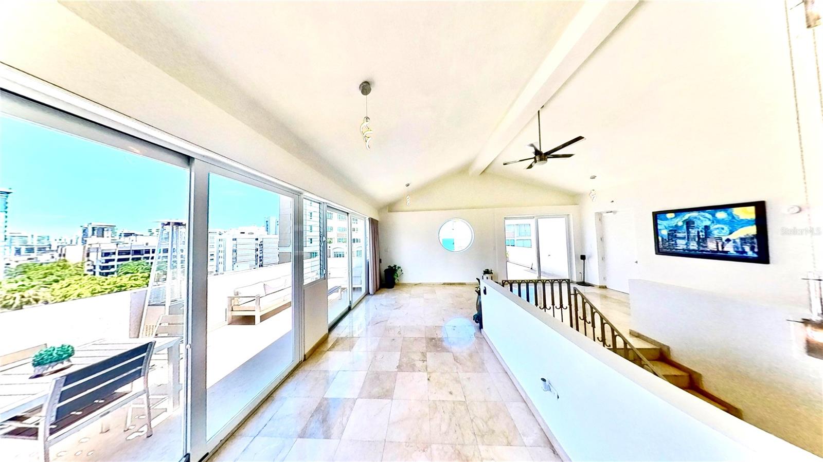 CONDOMINIO 1800 MCLEARY - Residential