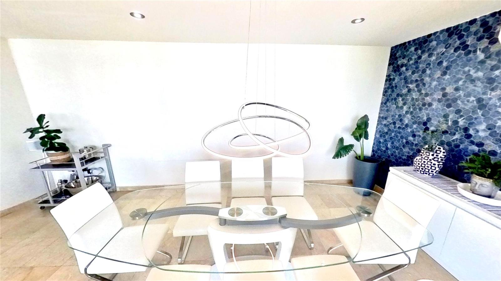 CONDOMINIO 1800 MCLEARY - Residential