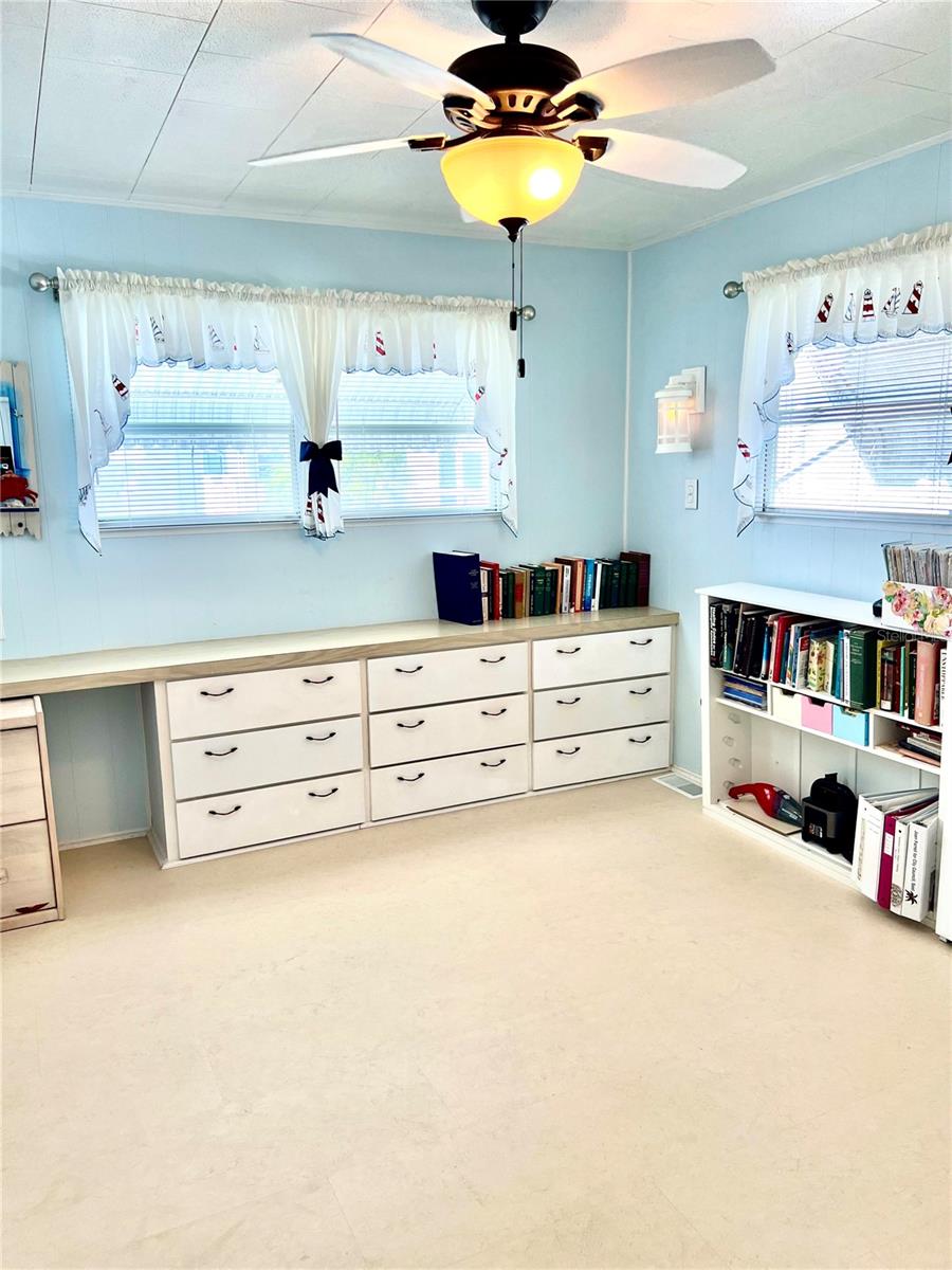 HARBOR LIGHTS MHP CO-OP - Residential