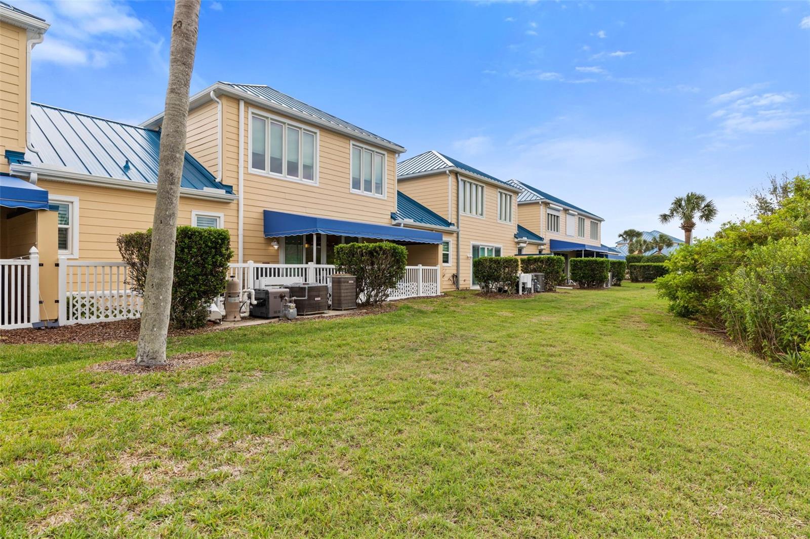 RIVERWALK COURTYARD HOMES - Residential