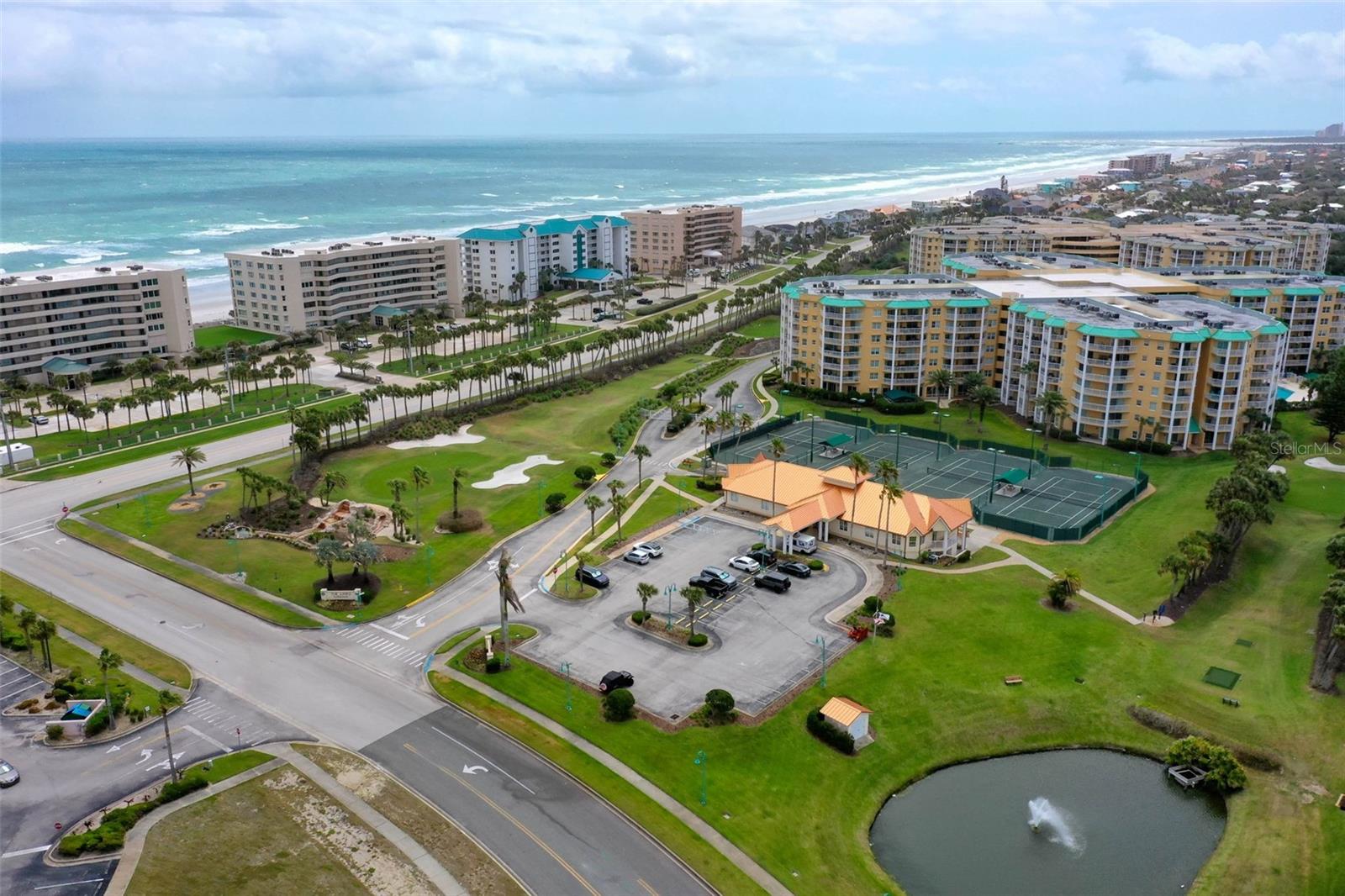 RIVERWALK COURTYARD HOMES - Residential