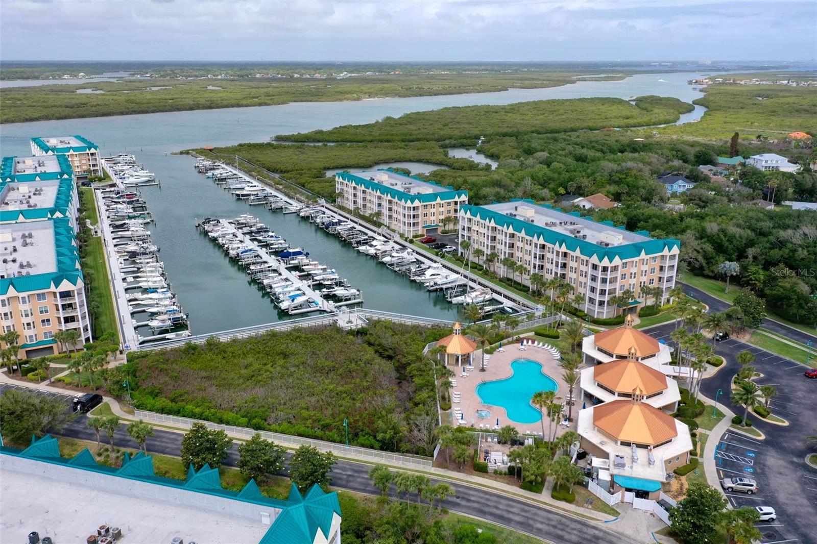 RIVERWALK COURTYARD HOMES - Residential
