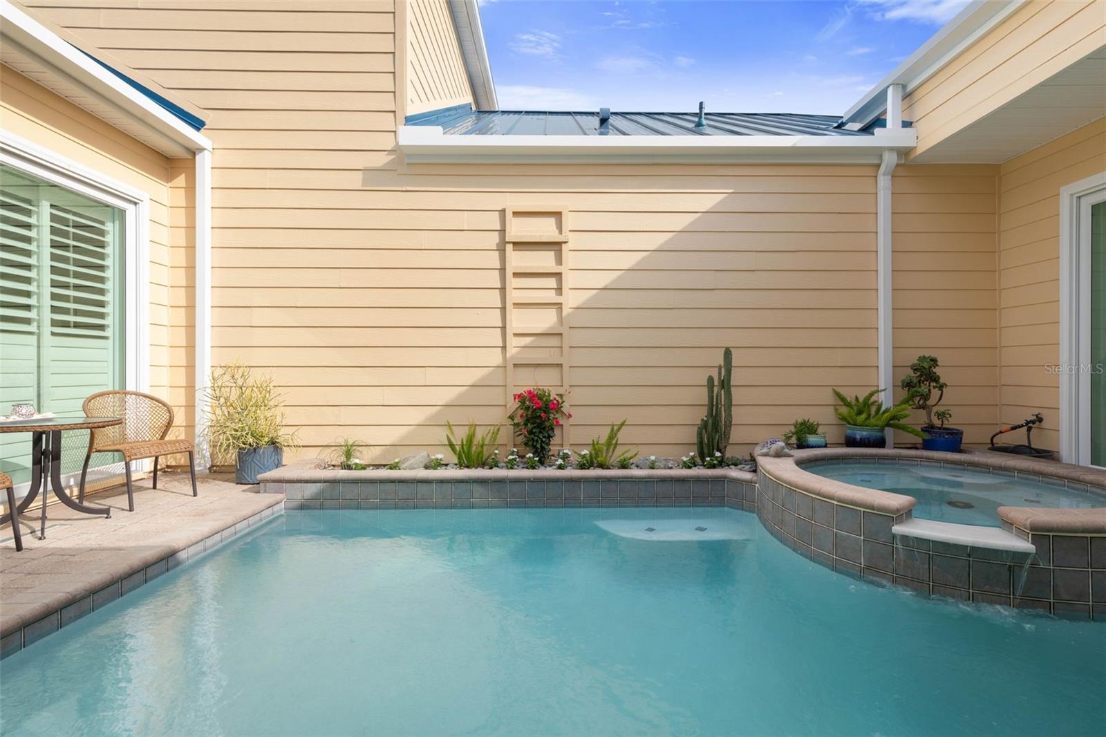 RIVERWALK COURTYARD HOMES - Residential