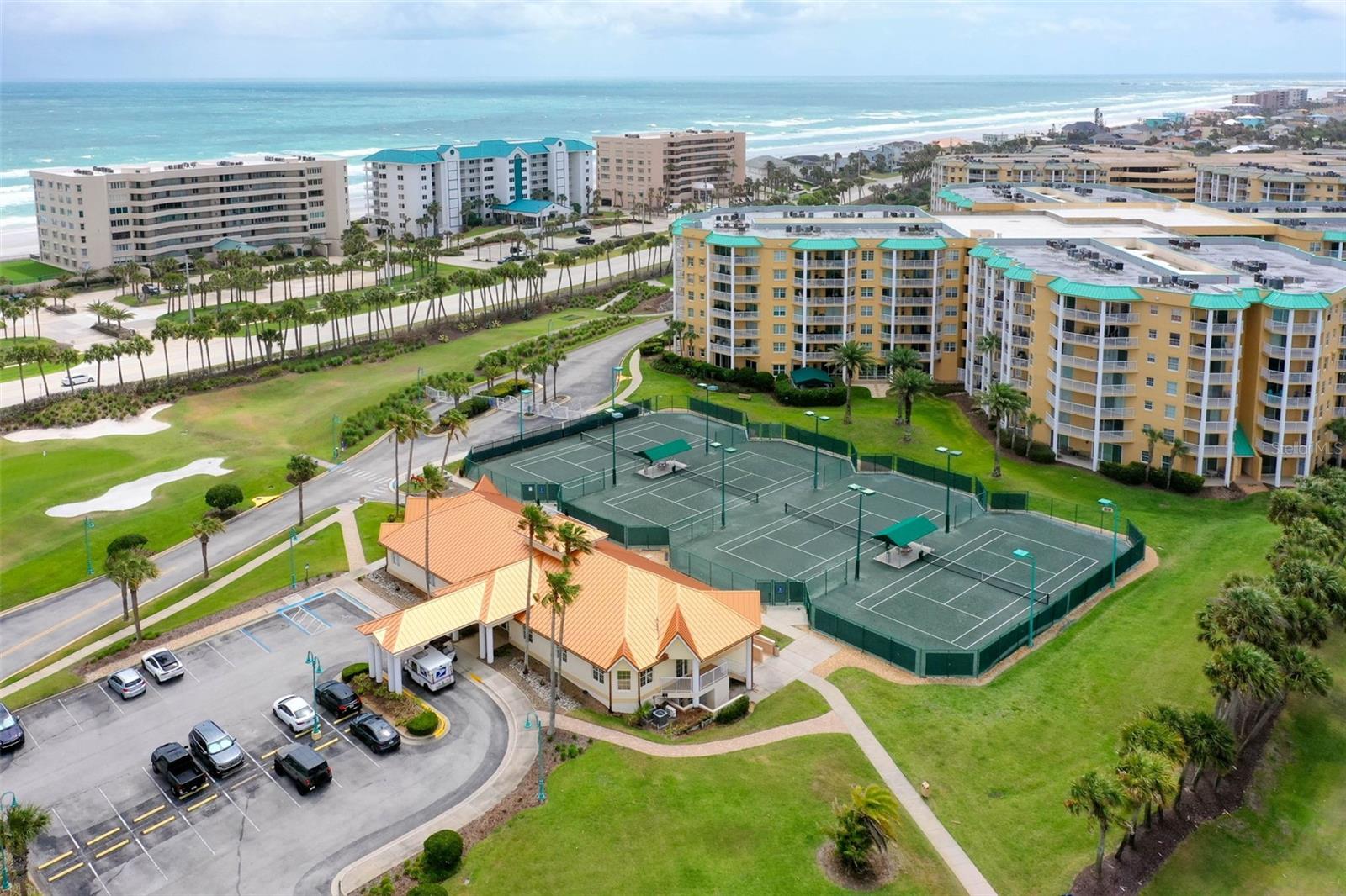 RIVERWALK COURTYARD HOMES - Residential