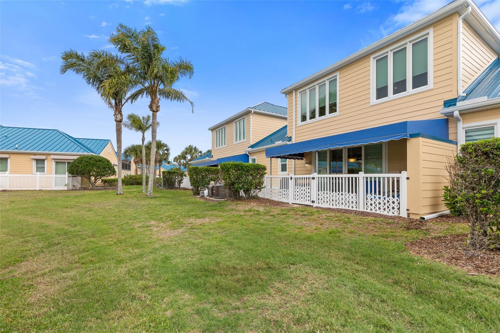 RIVERWALK COURTYARD HOMES - Residential