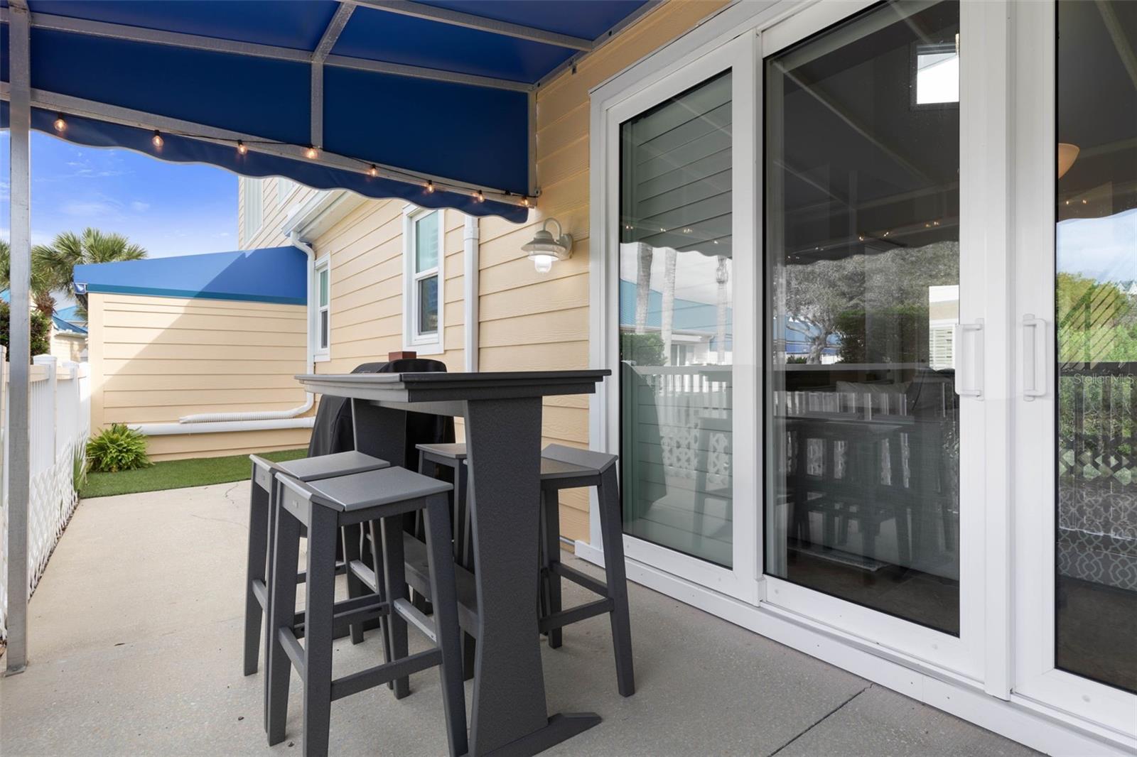 RIVERWALK COURTYARD HOMES - Residential