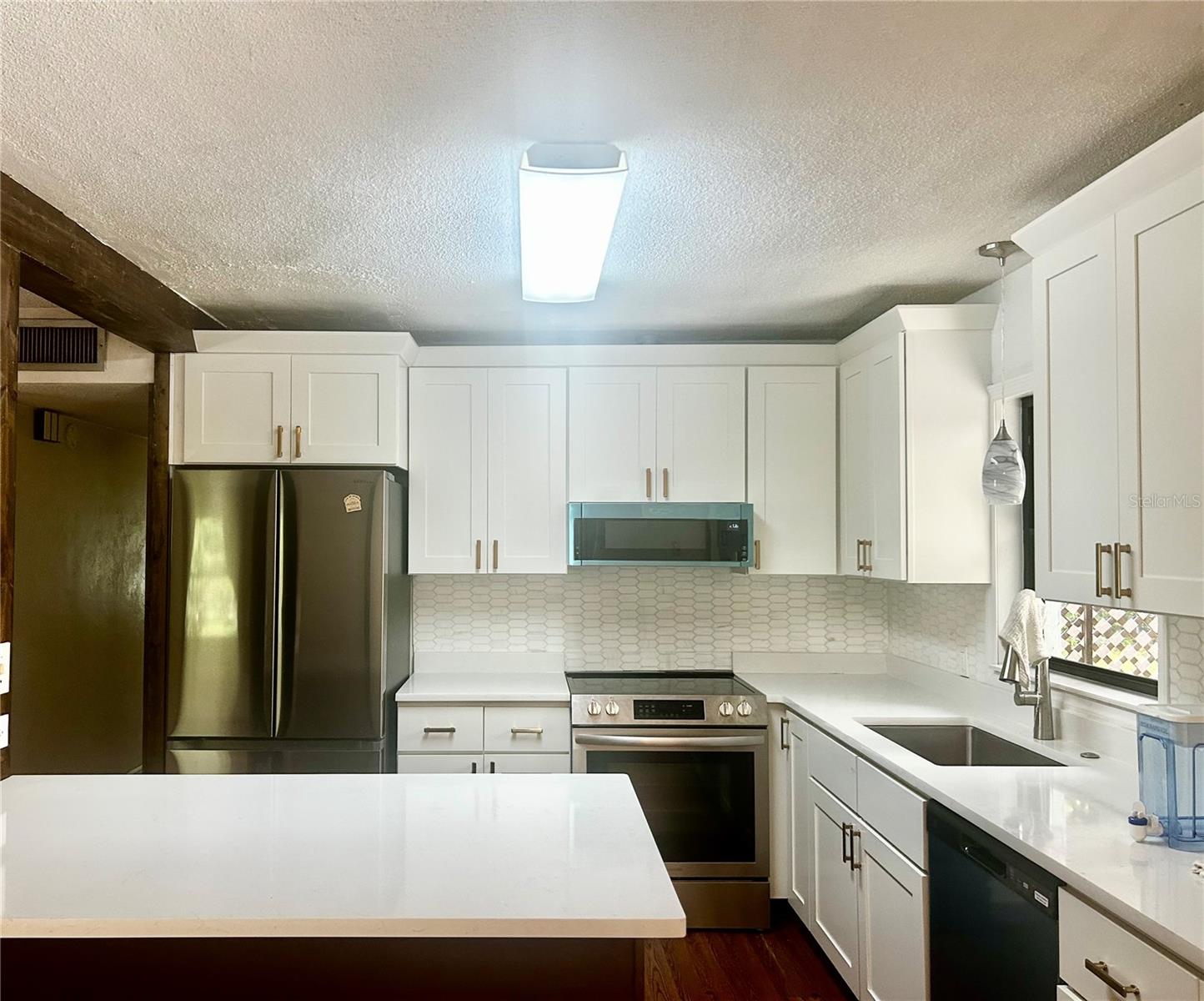 HEINZ COURT - Residential Lease