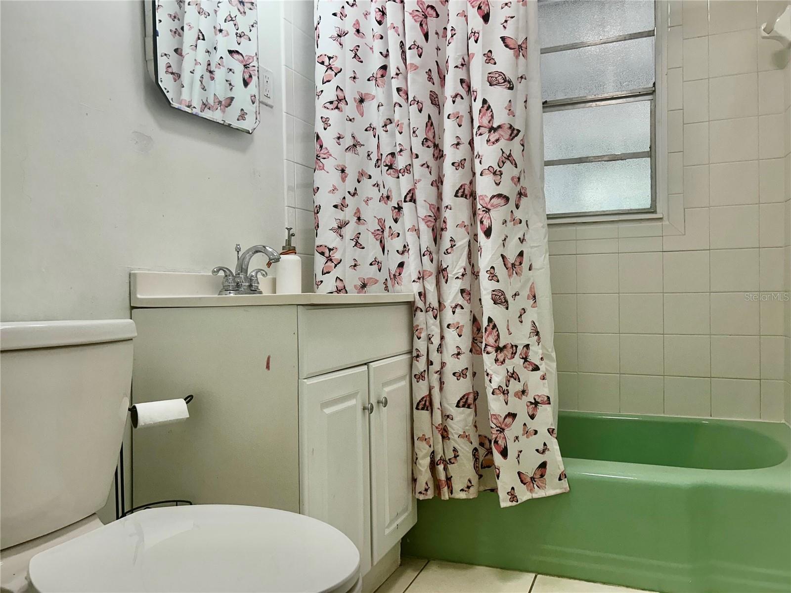 HEINZ COURT - Residential Lease