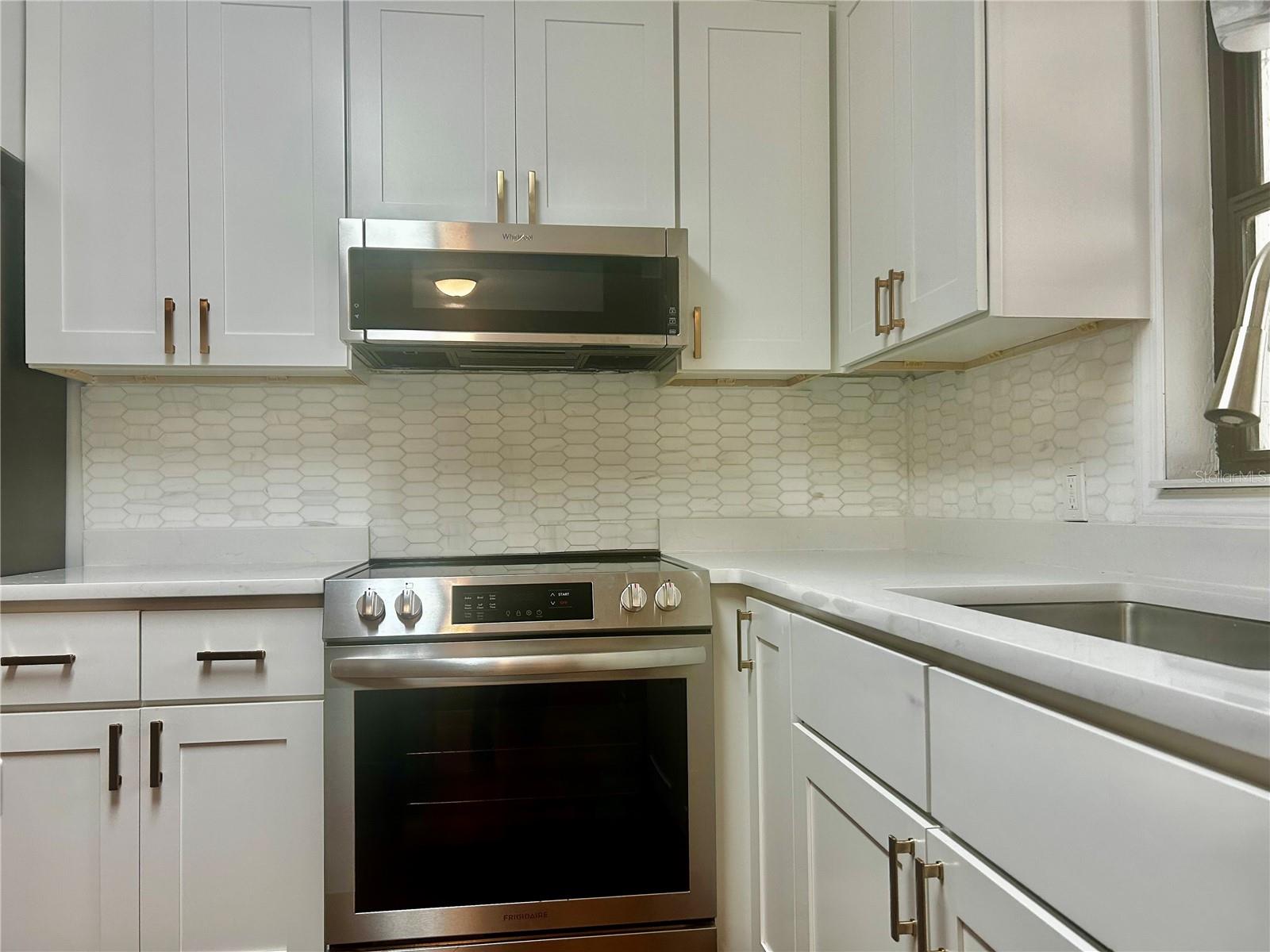 HEINZ COURT - Residential Lease