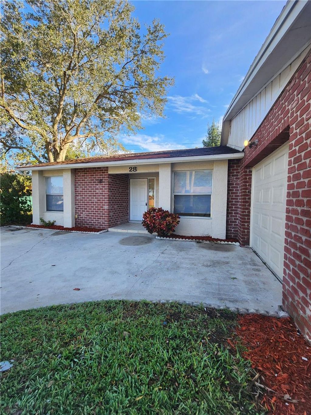 Photo of 28 S Flag Drive, Kissimmee, FL 34759 (MLS # S5140637)