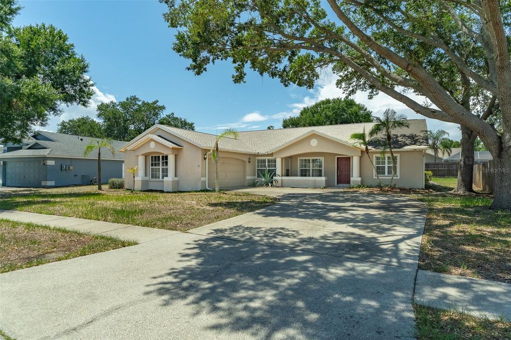 Photo of 10419 Crestfield Drive, Riverview, FL 33569 (MLS # TB8517884)