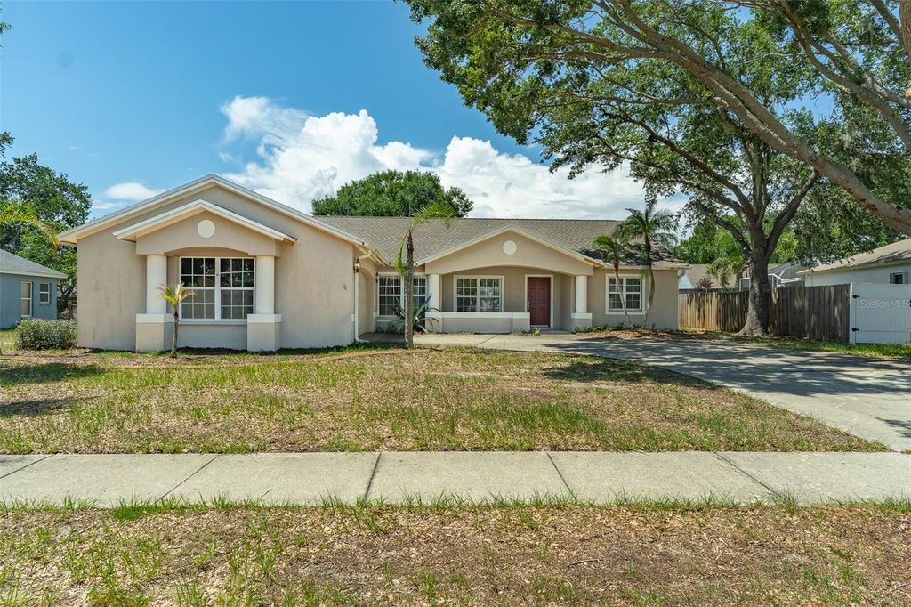Photo of 10419 Crestfield Drive, Riverview, FL 33569 (MLS # TB8517884)