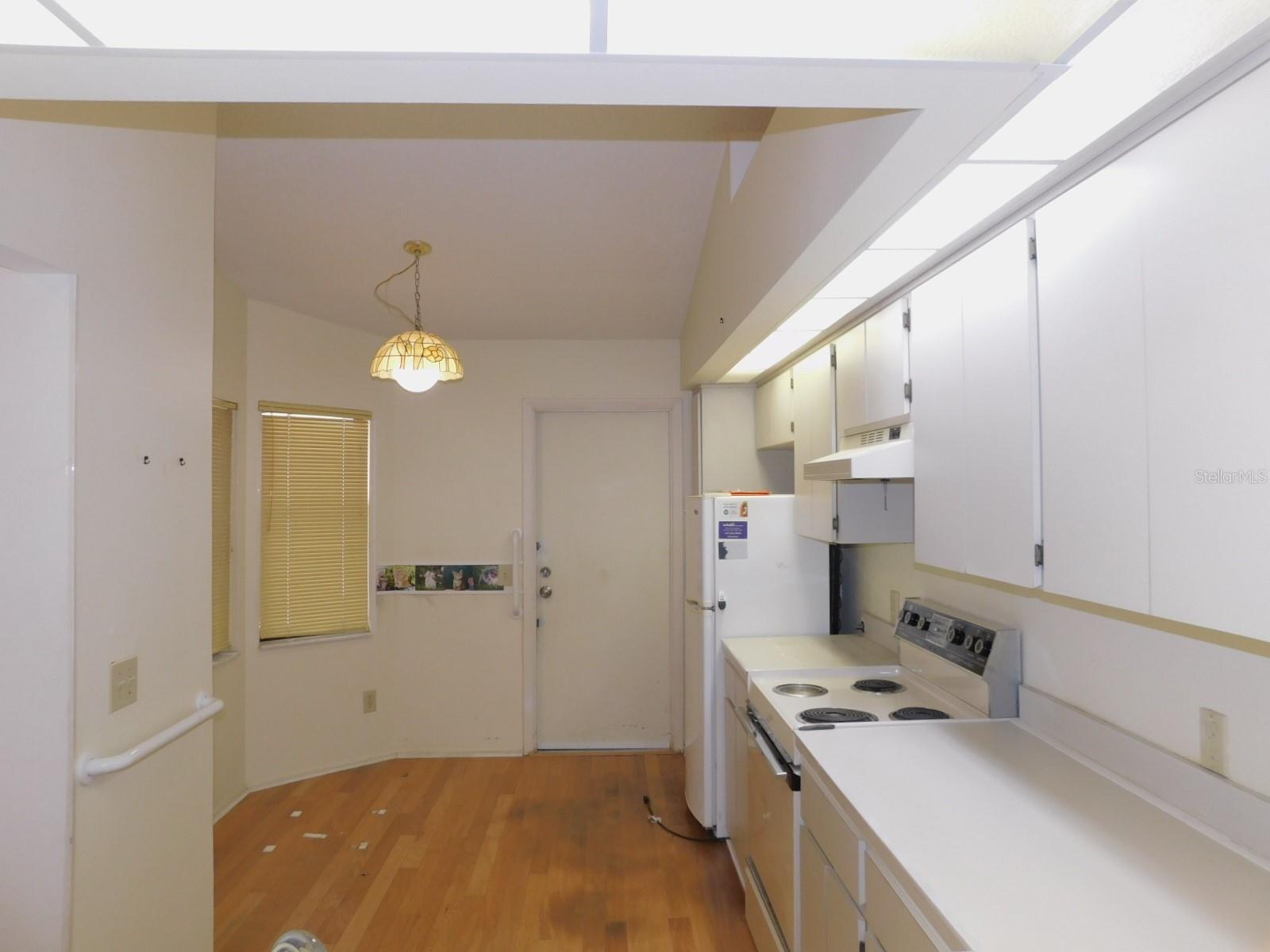 2496 ALHAMBRA COURT