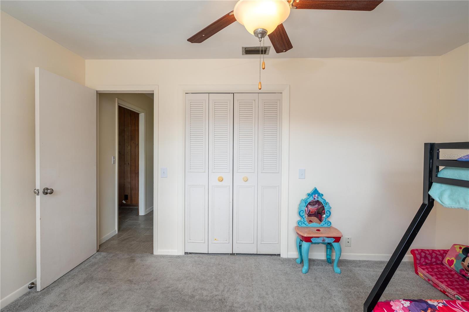 ELOISE WOODS LAKE MARIAM UNIT - Residential