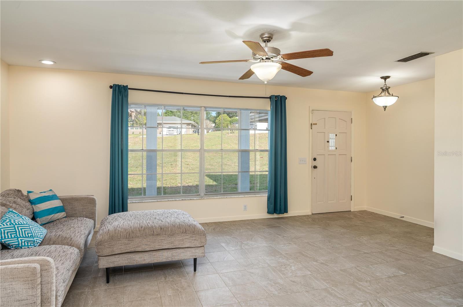 ELOISE WOODS LAKE MARIAM UNIT - Residential