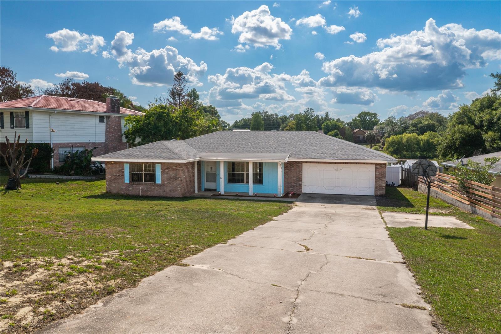 ELOISE WOODS LAKE MARIAM UNIT - Residential