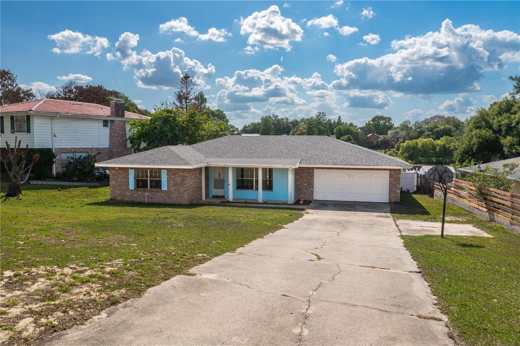 Photo of 136 Lake Ring Drive, Winter Haven, FL 33884 (MLS # P4938606)